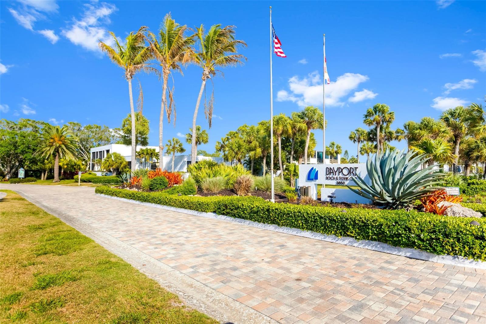 Image 40 of 57 For 815 Bayport Way 815