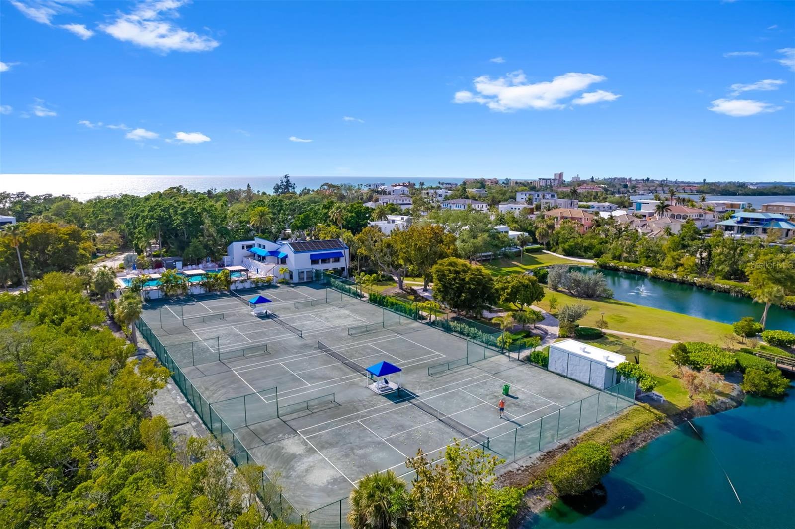 Image 41 of 57 For 815 Bayport Way 815