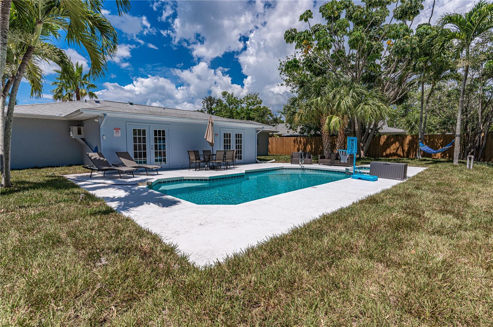 Image 4 of 30 For 7203 14th Avenue Nw