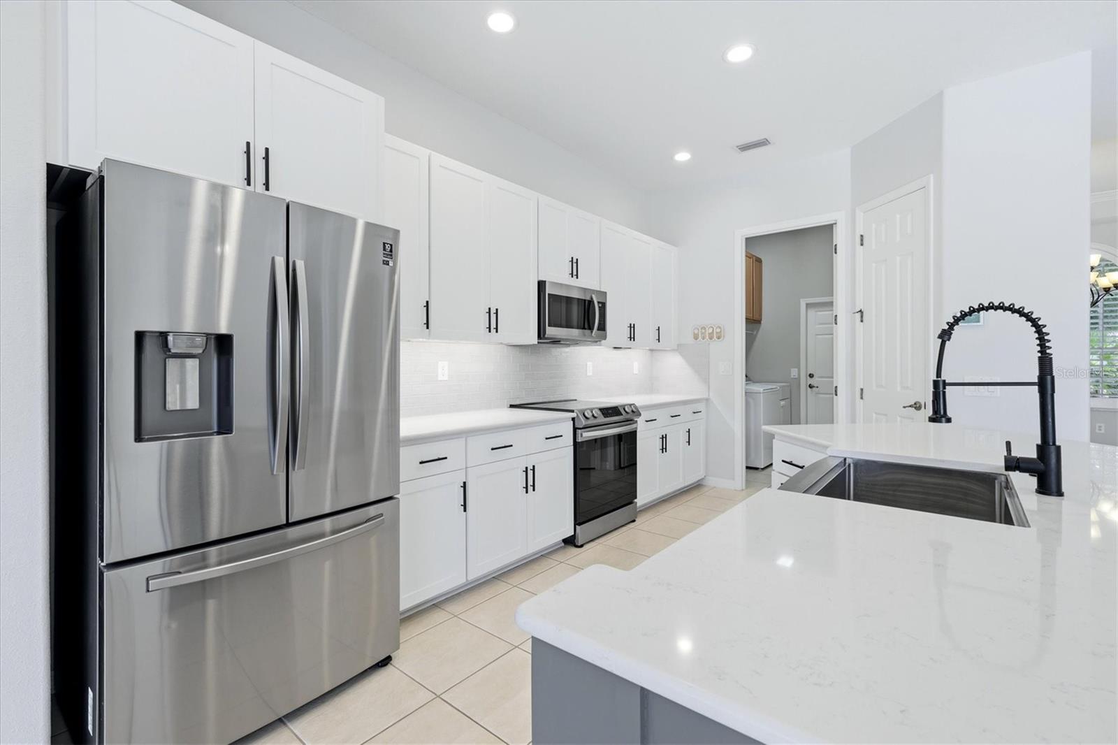 Listing photo id 8 for 510 147th Court Ne