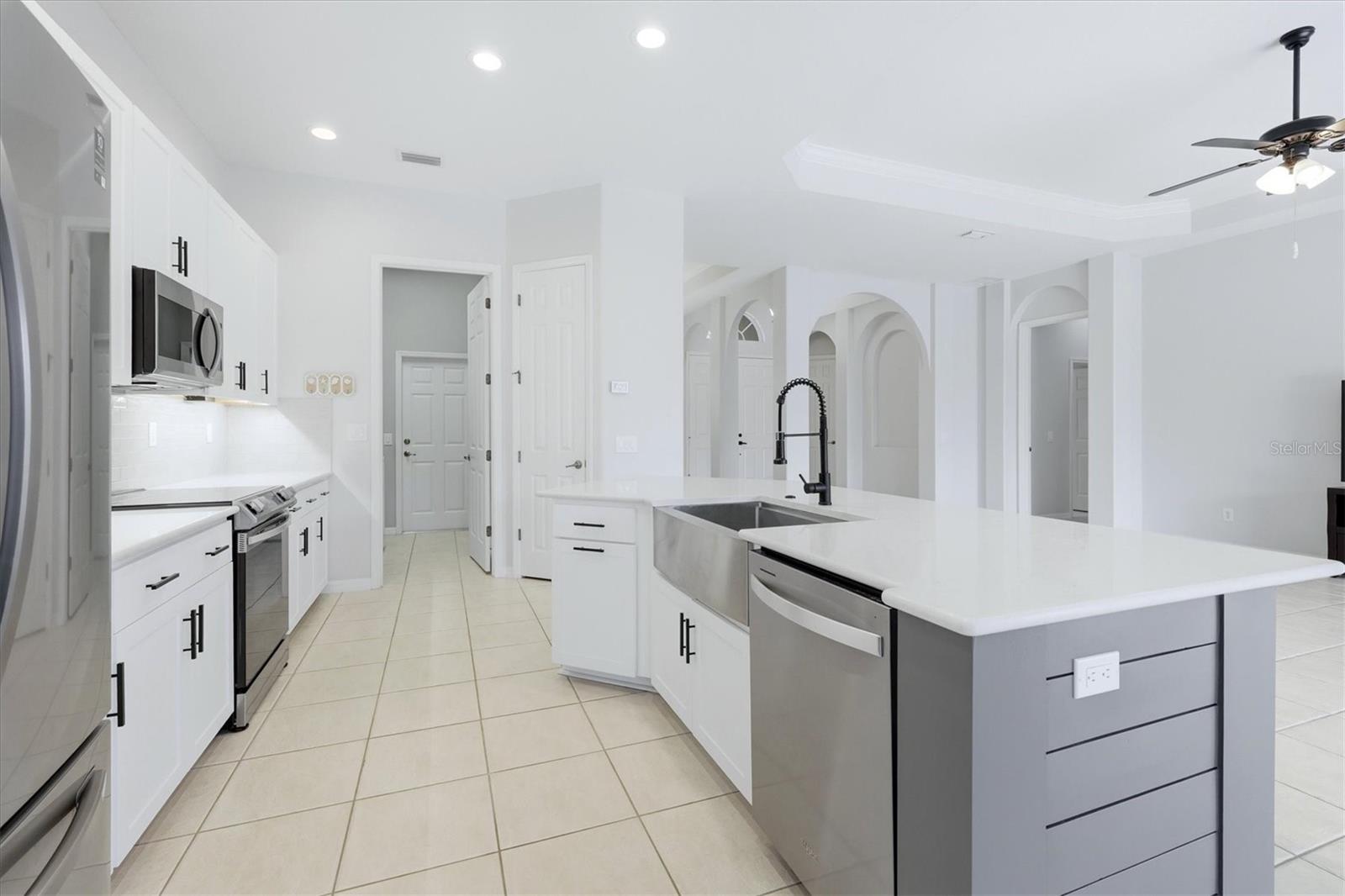 Listing photo id 9 for 510 147th Court Ne