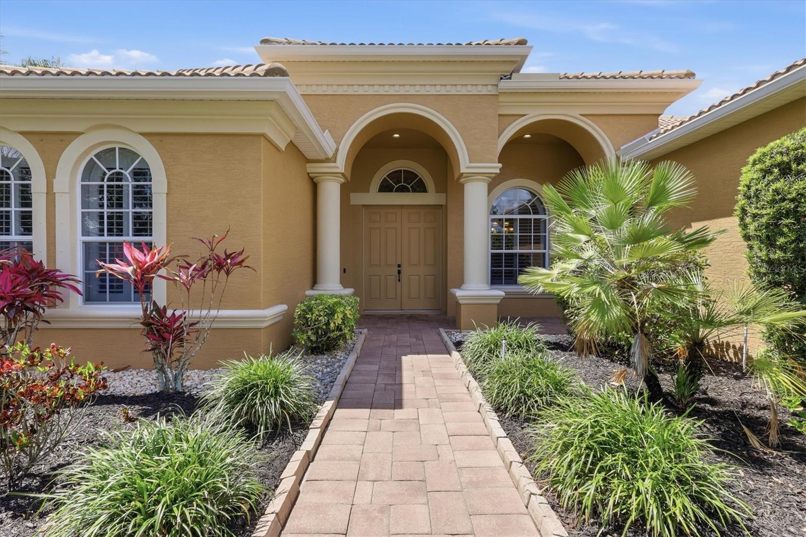 Listing photo id 0 for 510 147th Court Ne