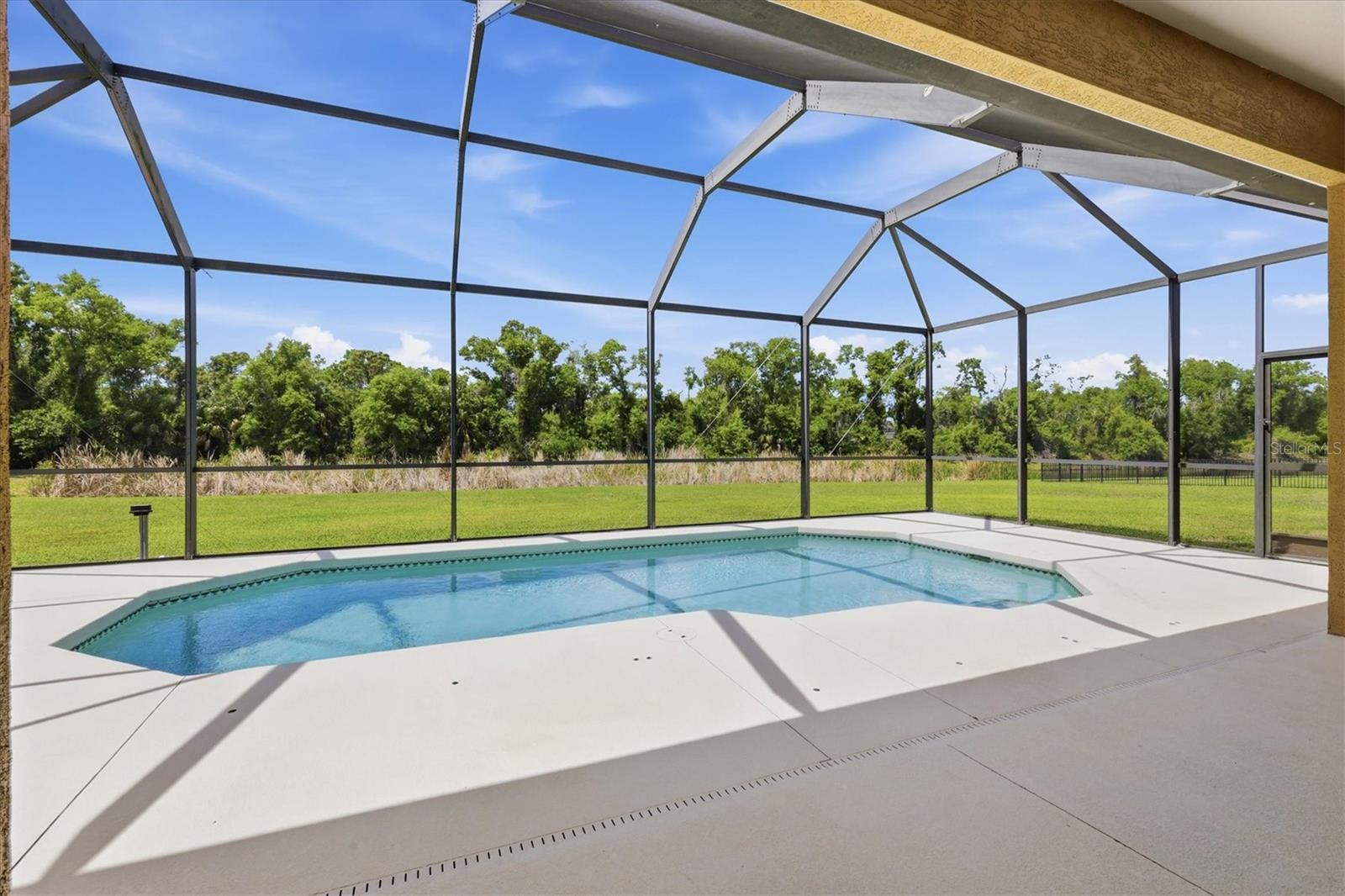 Listing photo id 29 for 510 147th Court Ne