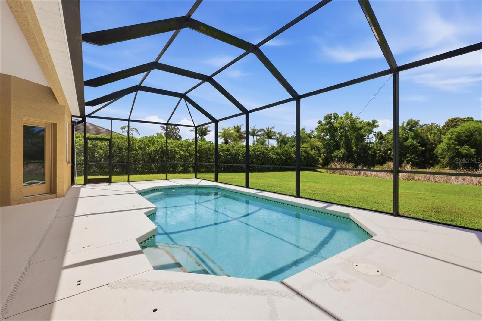 Listing photo id 32 for 510 147th Court Ne