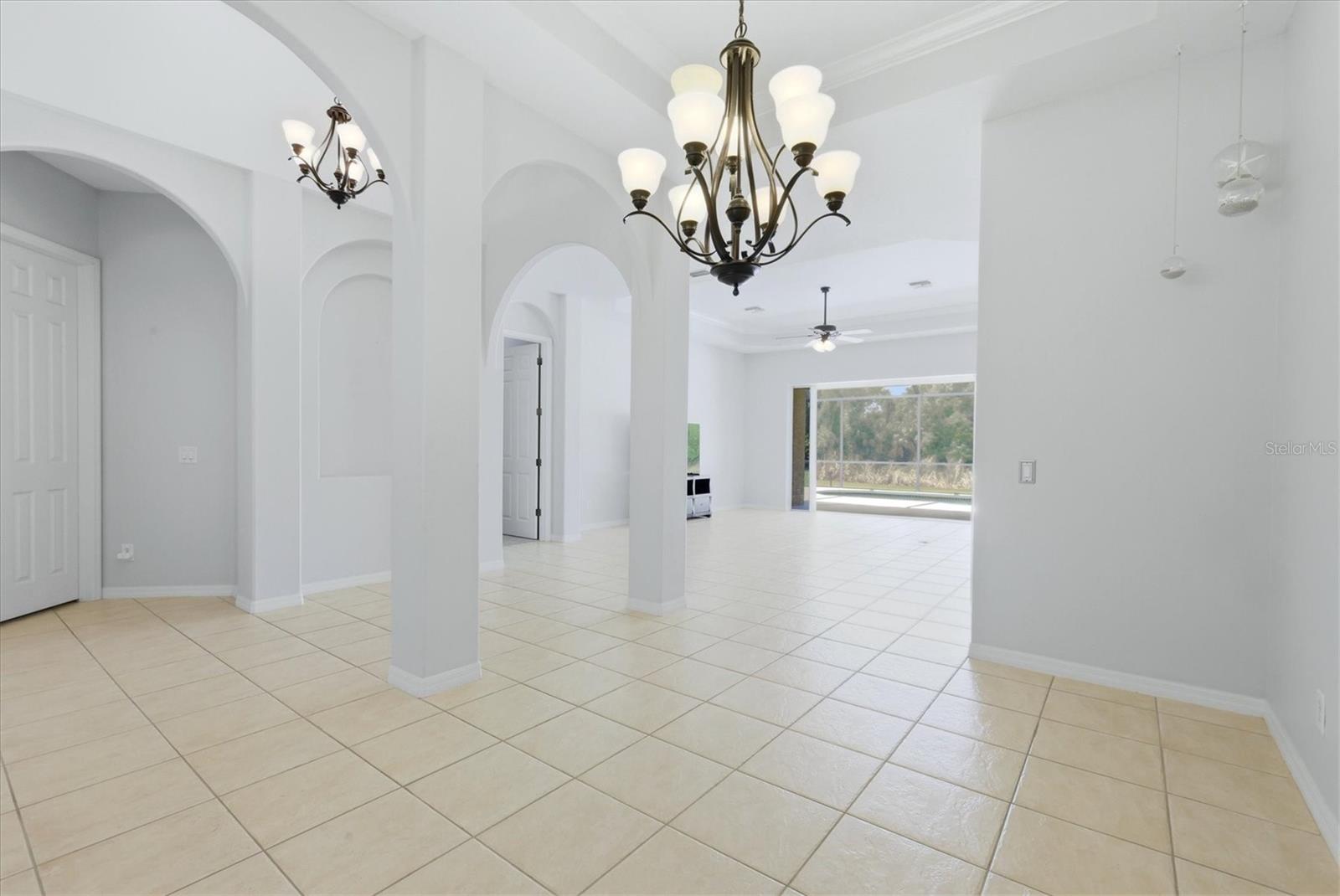 Listing photo id 2 for 510 147th Court Ne