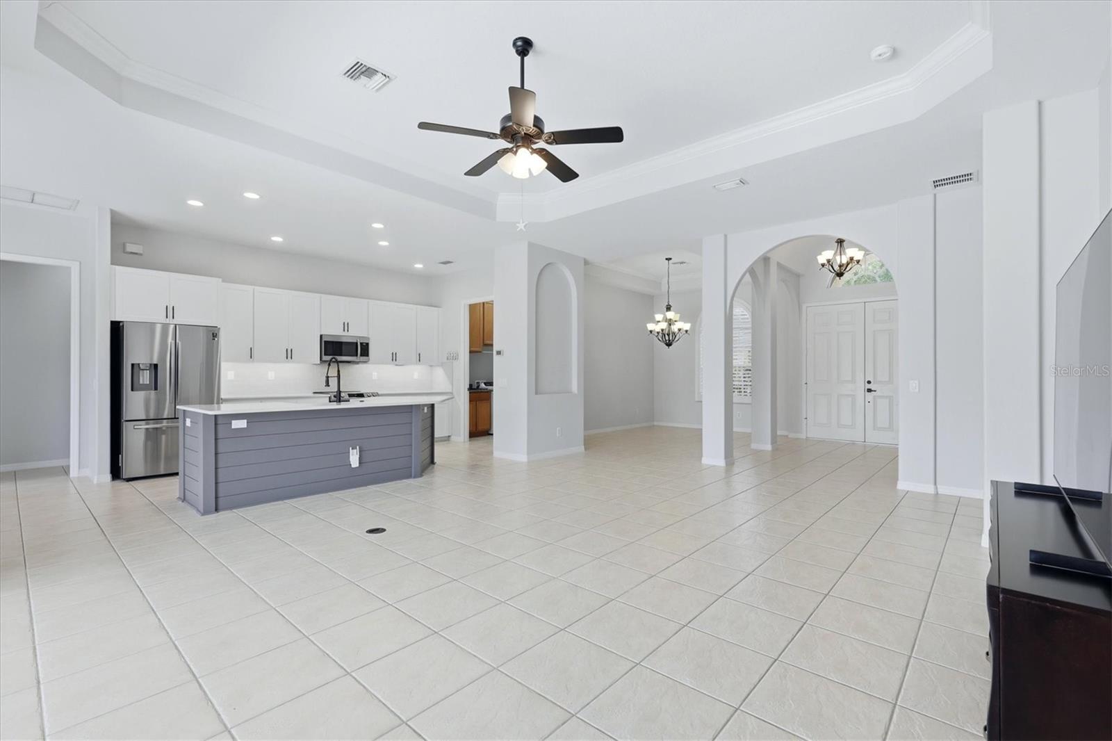 Listing photo id 5 for 510 147th Court Ne