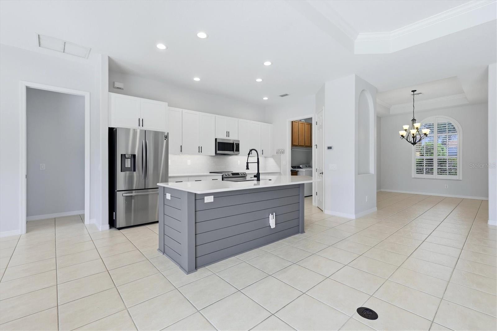 Listing photo id 7 for 510 147th Court Ne