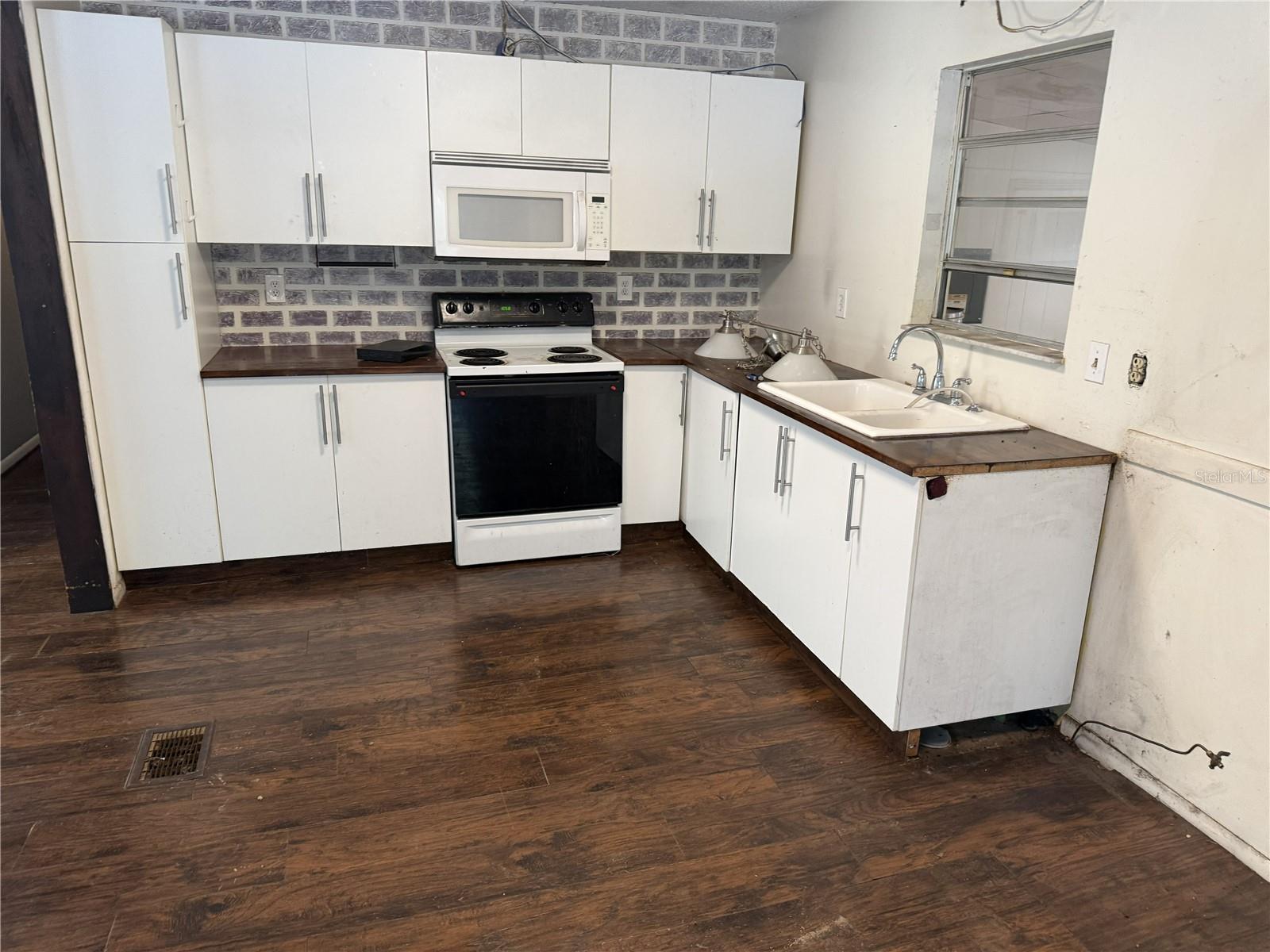 Image 12 of 17 For 7981 126th Place