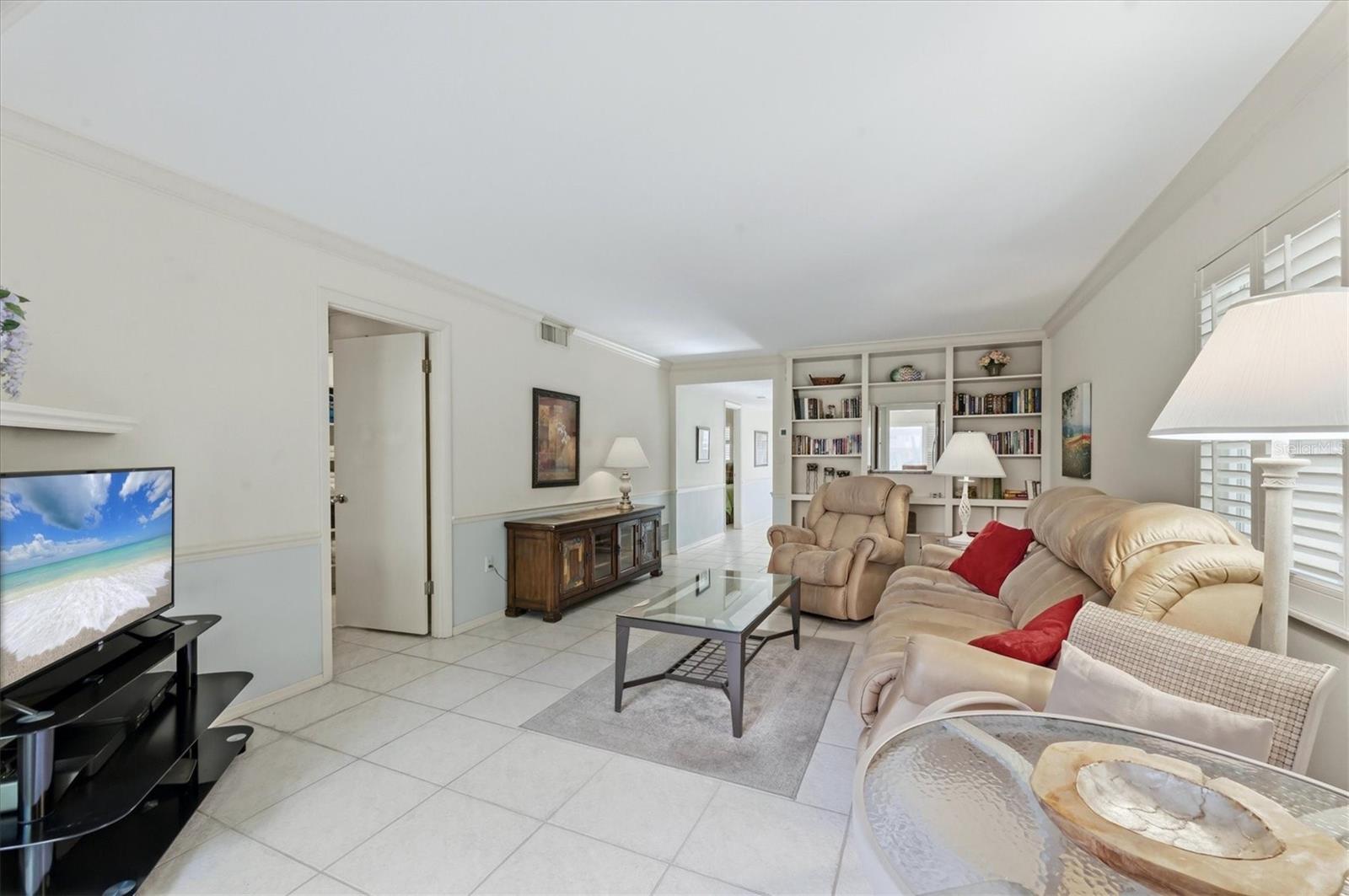 Image 11 of 79 For 260 Santa Maria Street 105