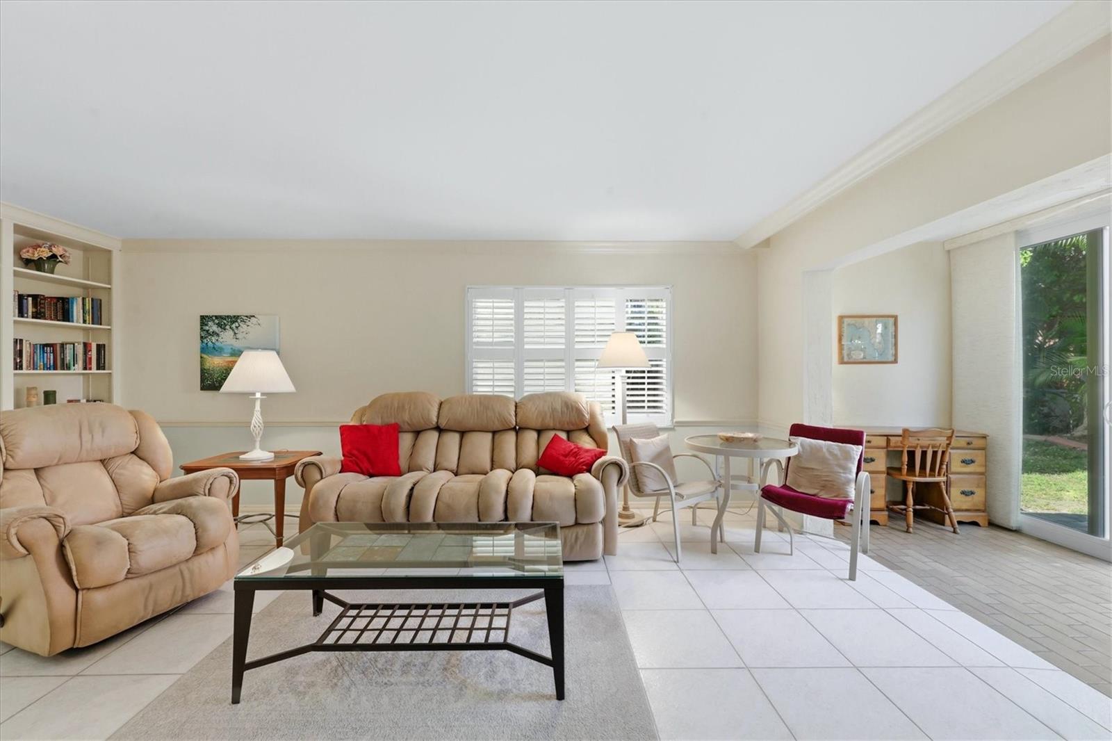 Image 13 of 79 For 260 Santa Maria Street 105