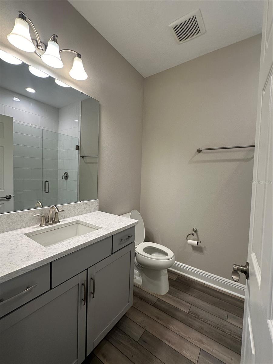 Image 20 of 28 For 12569 Oak Hill Way