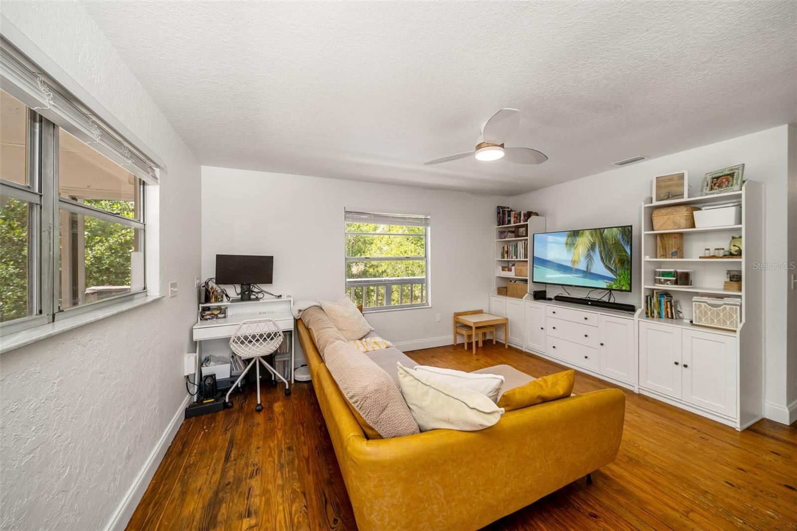 Image 11 of 40 For 8096 Golden Glade Avenue