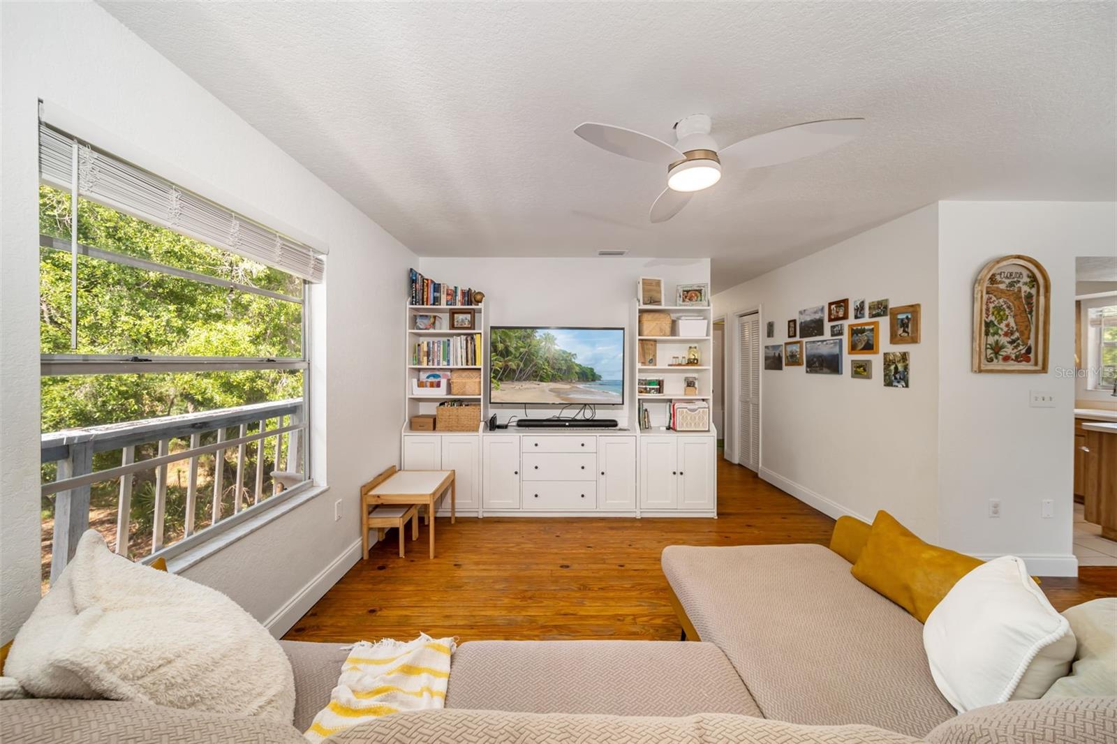 Image 12 of 40 For 8096 Golden Glade Avenue