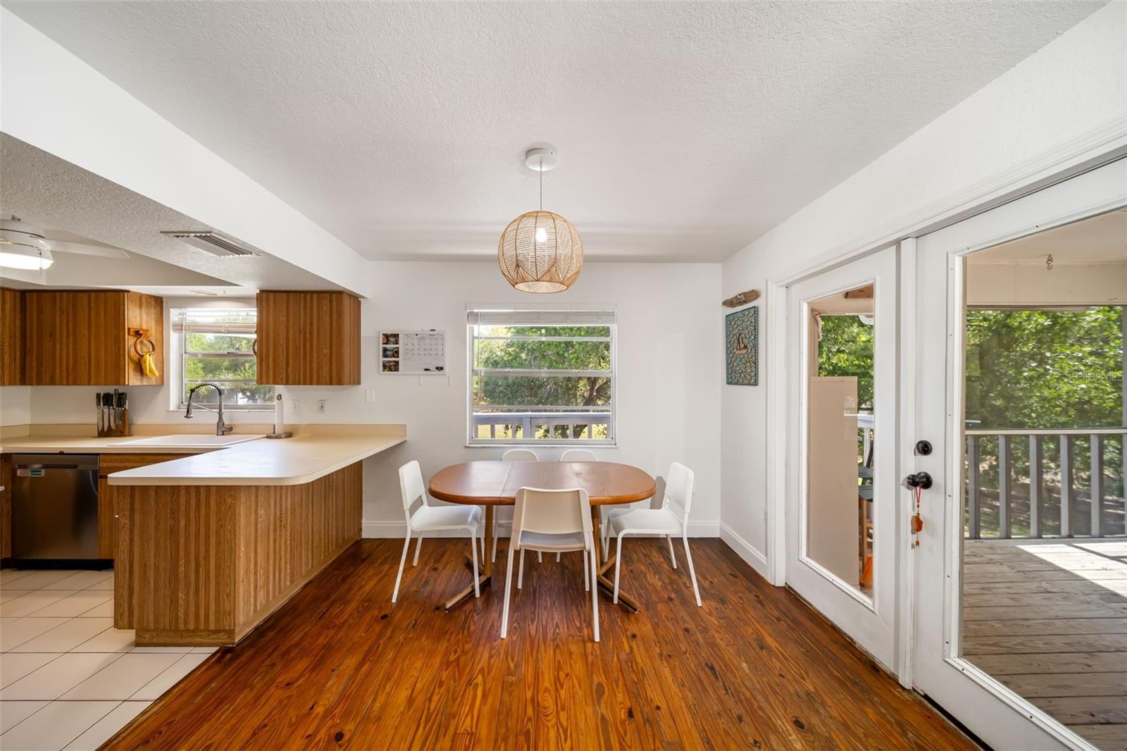 Image 14 of 40 For 8096 Golden Glade Avenue