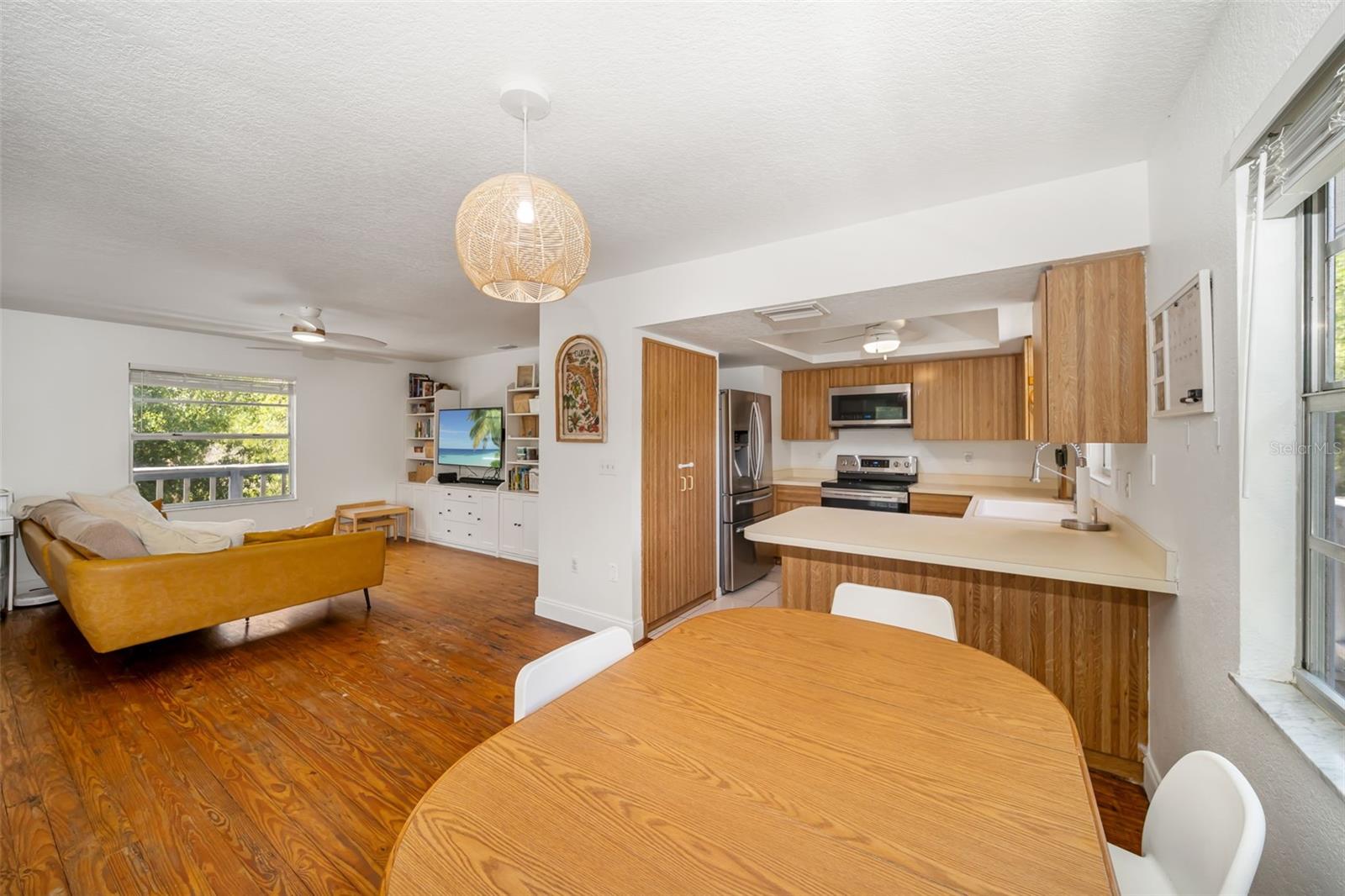 Image 16 of 40 For 8096 Golden Glade Avenue