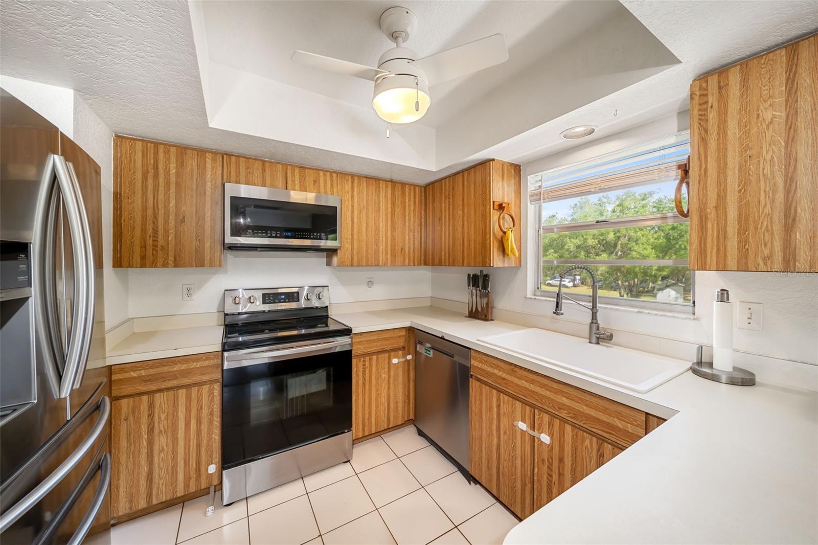 Image 17 of 40 For 8096 Golden Glade Avenue