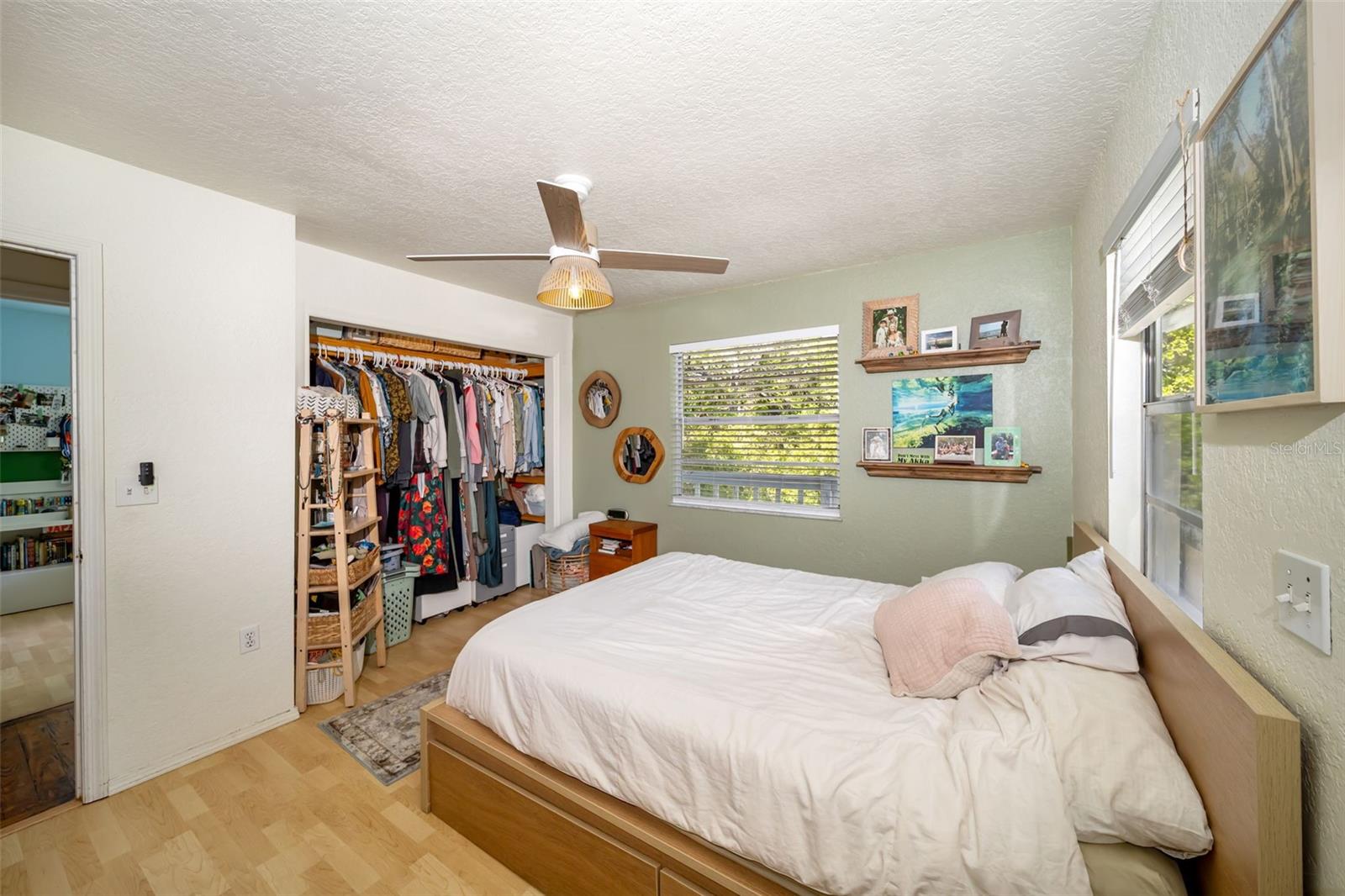 Image 19 of 40 For 8096 Golden Glade Avenue