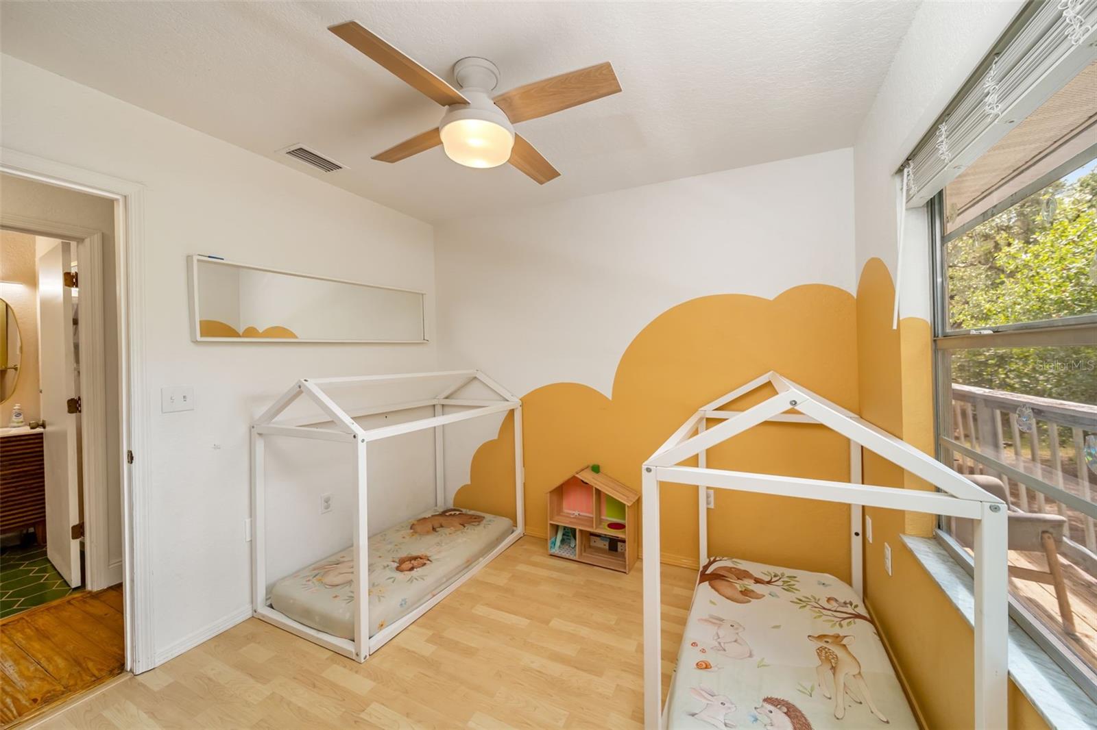 Image 21 of 40 For 8096 Golden Glade Avenue