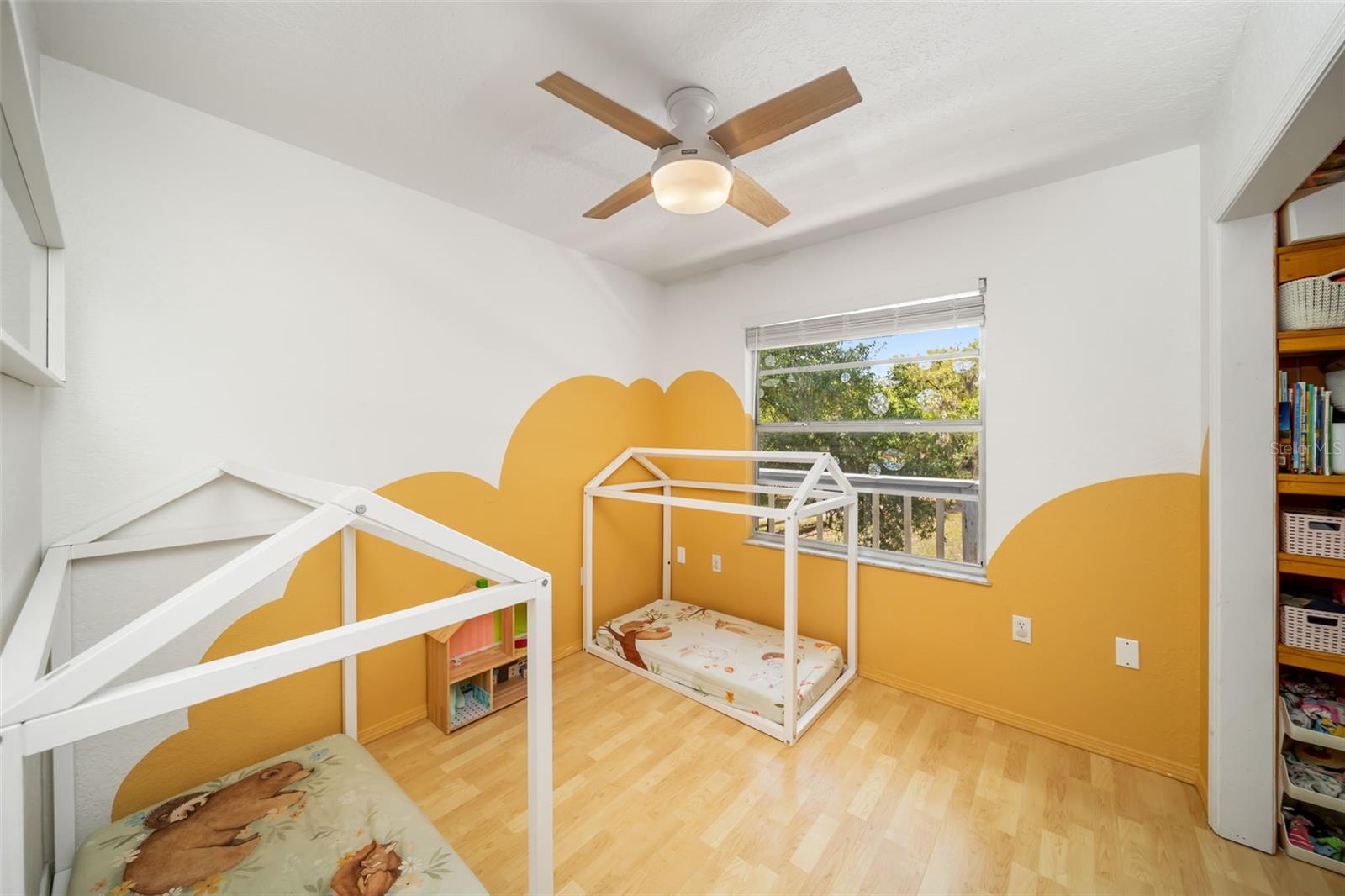 Image 22 of 40 For 8096 Golden Glade Avenue