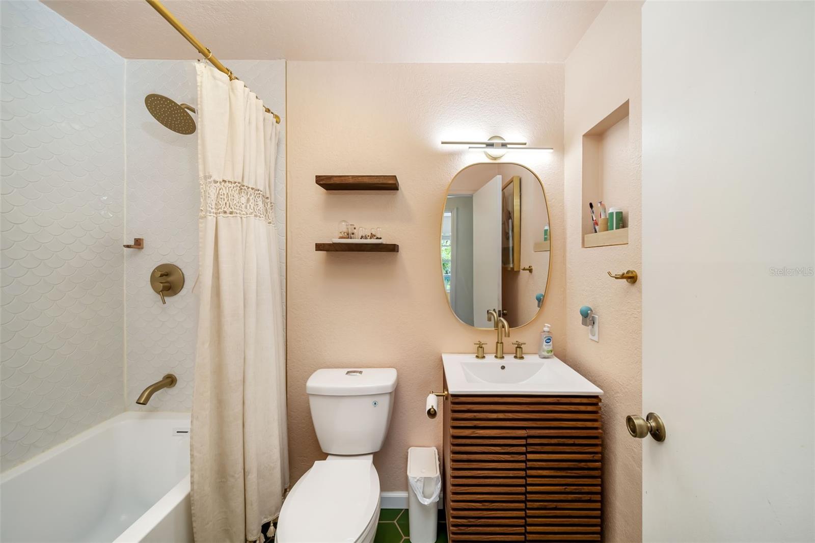 Image 24 of 40 For 8096 Golden Glade Avenue