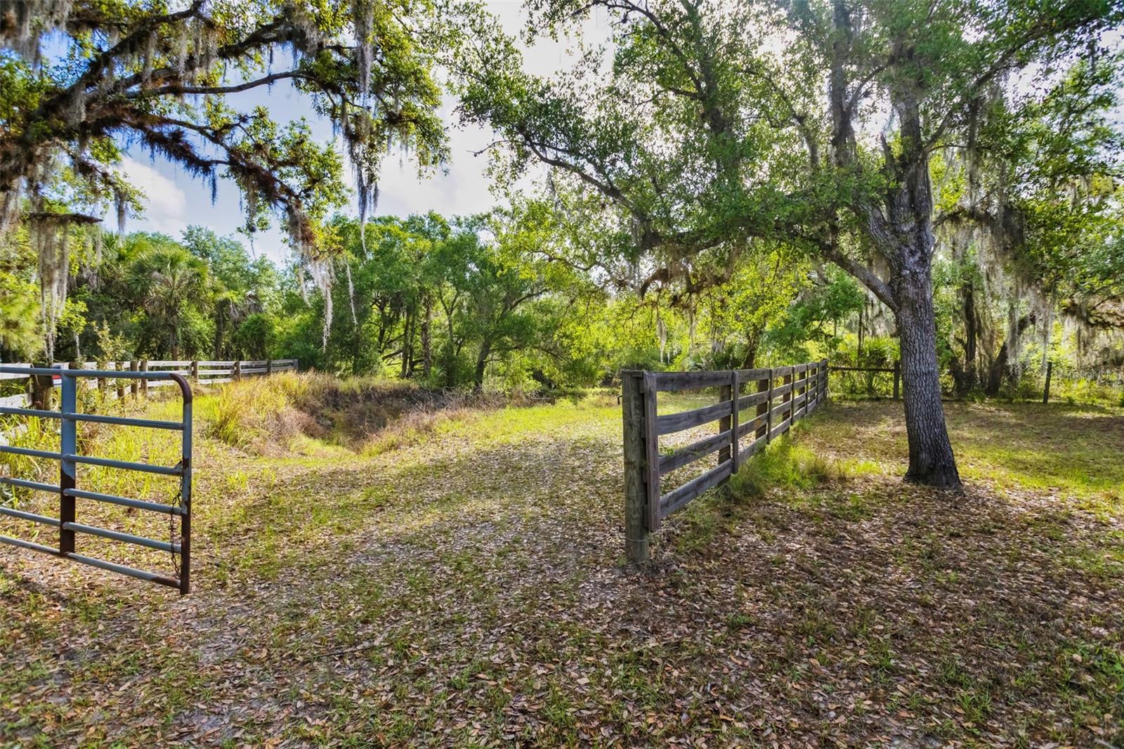 Image 27 of 40 For 8096 Golden Glade Avenue