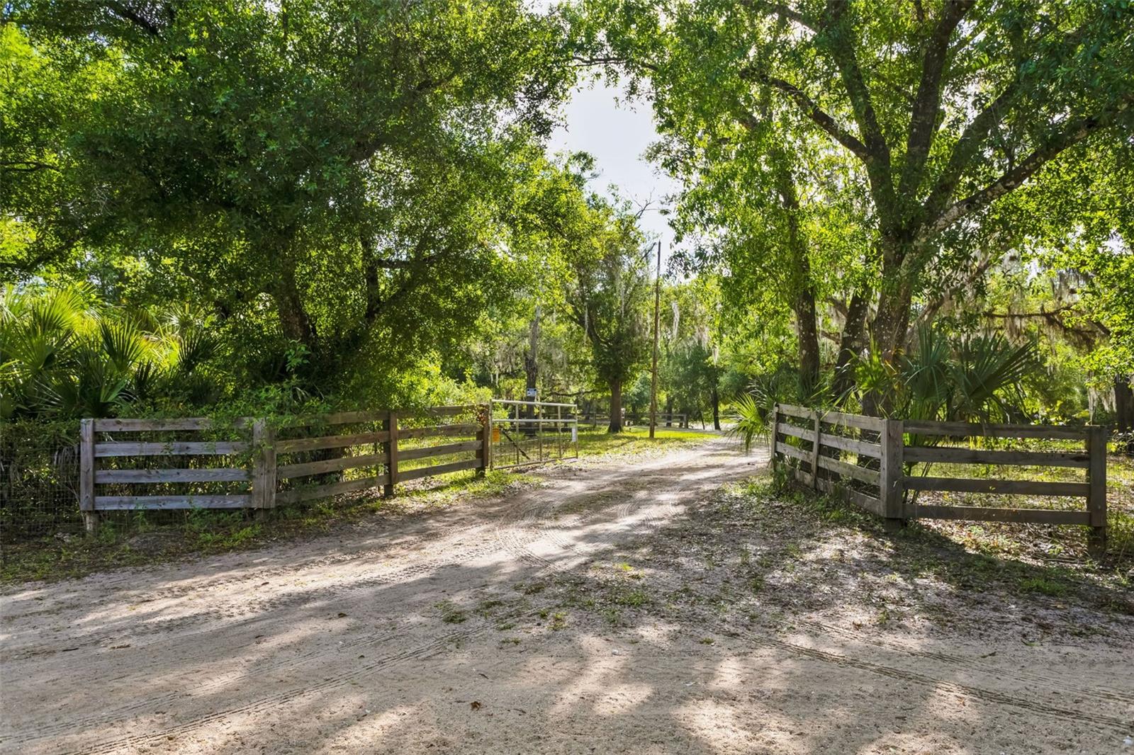 Image 29 of 40 For 8096 Golden Glade Avenue