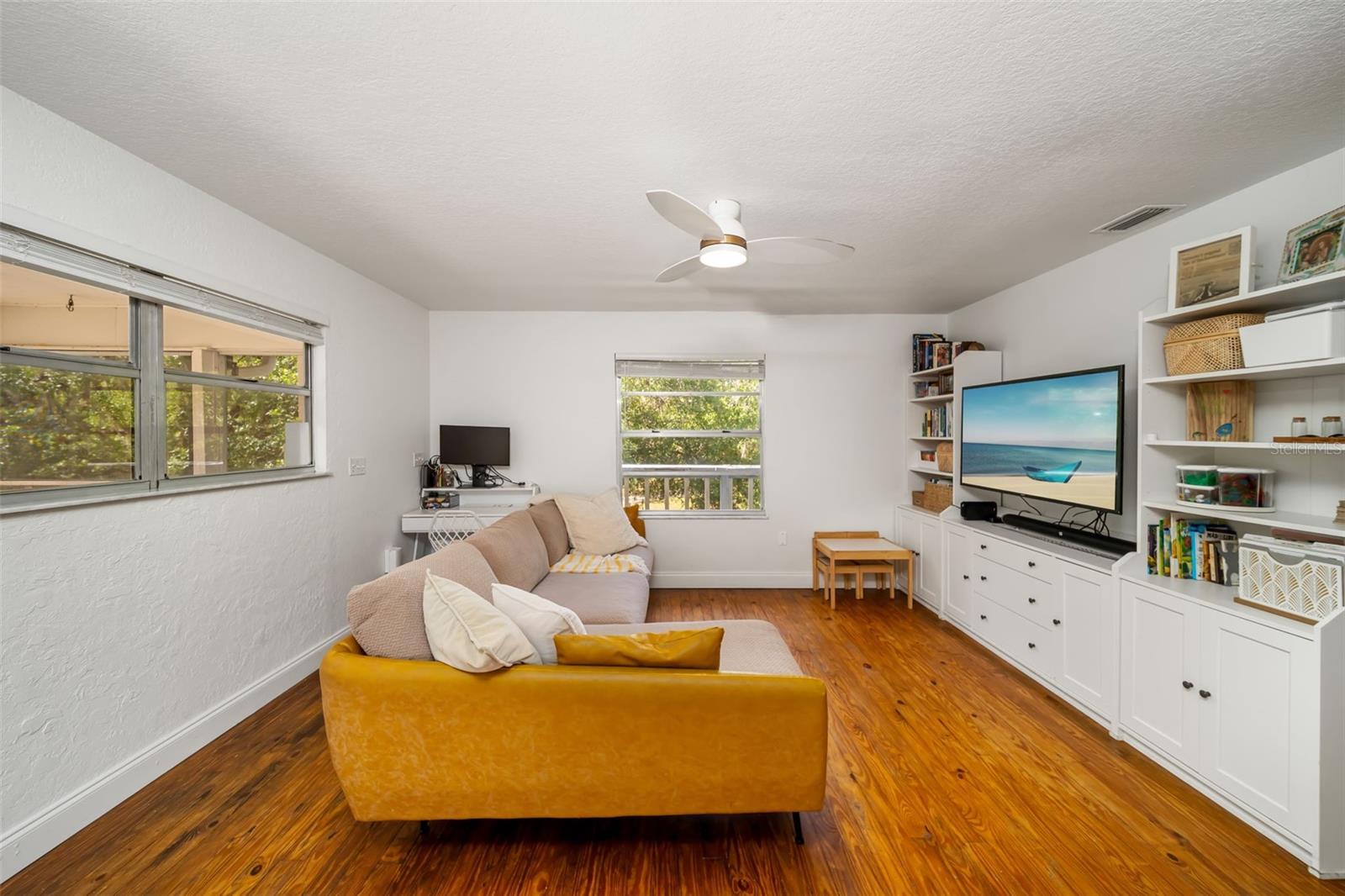 Image 3 of 40 For 8096 Golden Glade Avenue