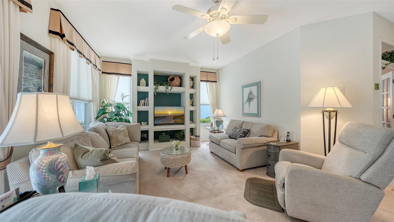 Image 12 of 70 For 4905 Thames Lane