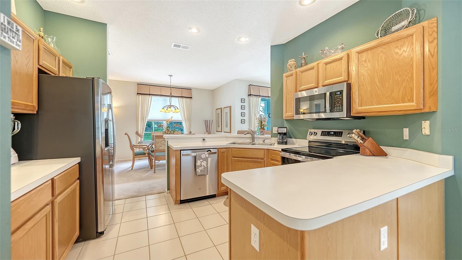 Image 19 of 70 For 4905 Thames Lane