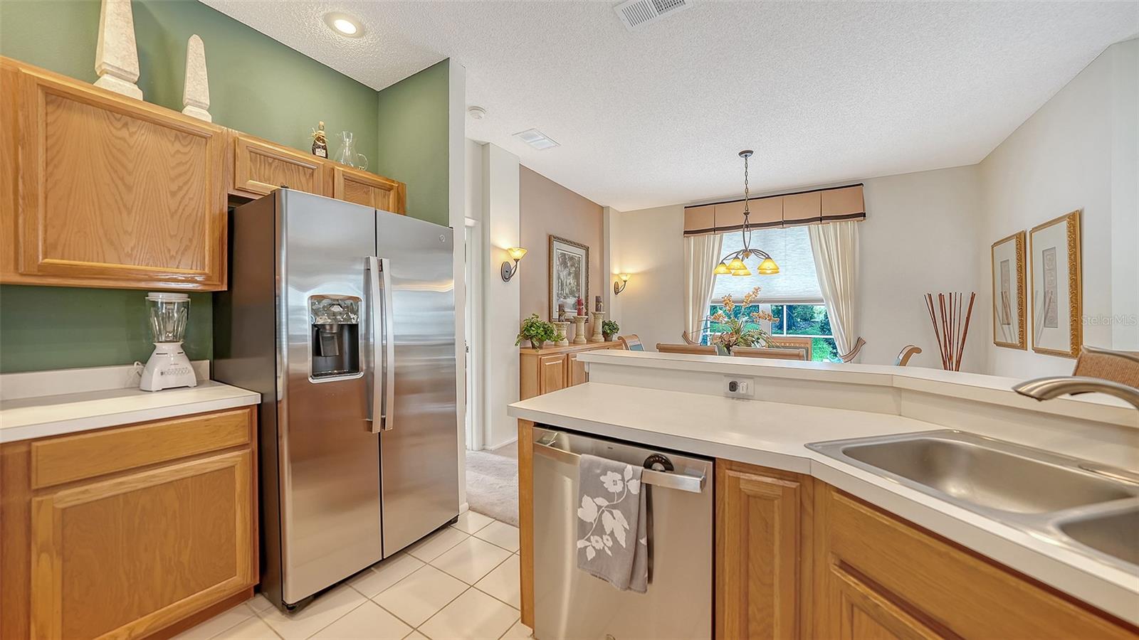 Image 21 of 70 For 4905 Thames Lane