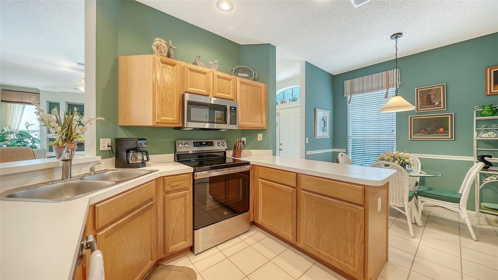 Image 22 of 70 For 4905 Thames Lane