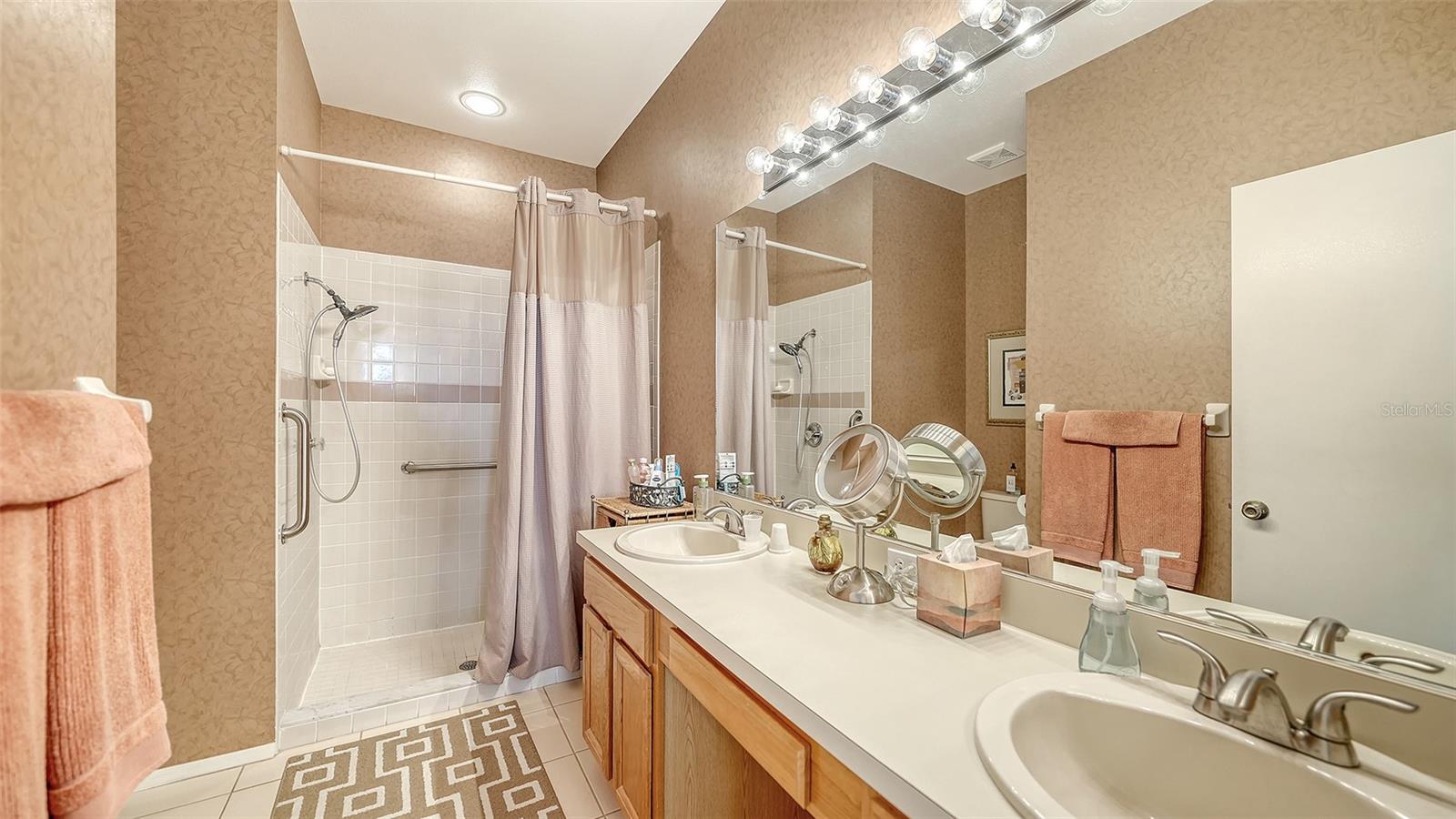 Image 31 of 70 For 4905 Thames Lane