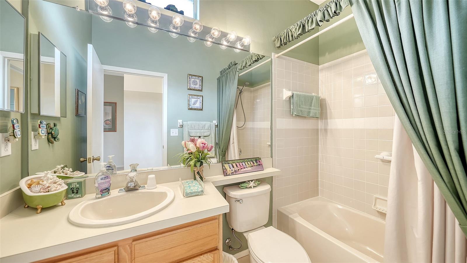 Image 36 of 70 For 4905 Thames Lane