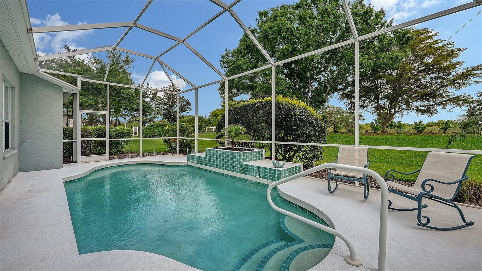 Image 40 of 70 For 4905 Thames Lane