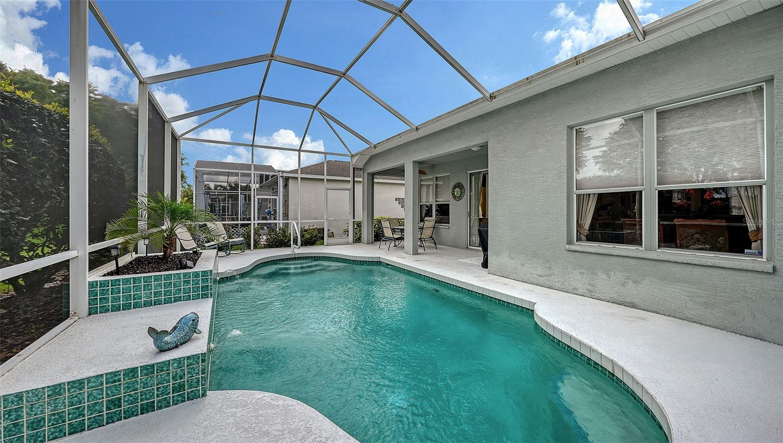 Image 43 of 70 For 4905 Thames Lane