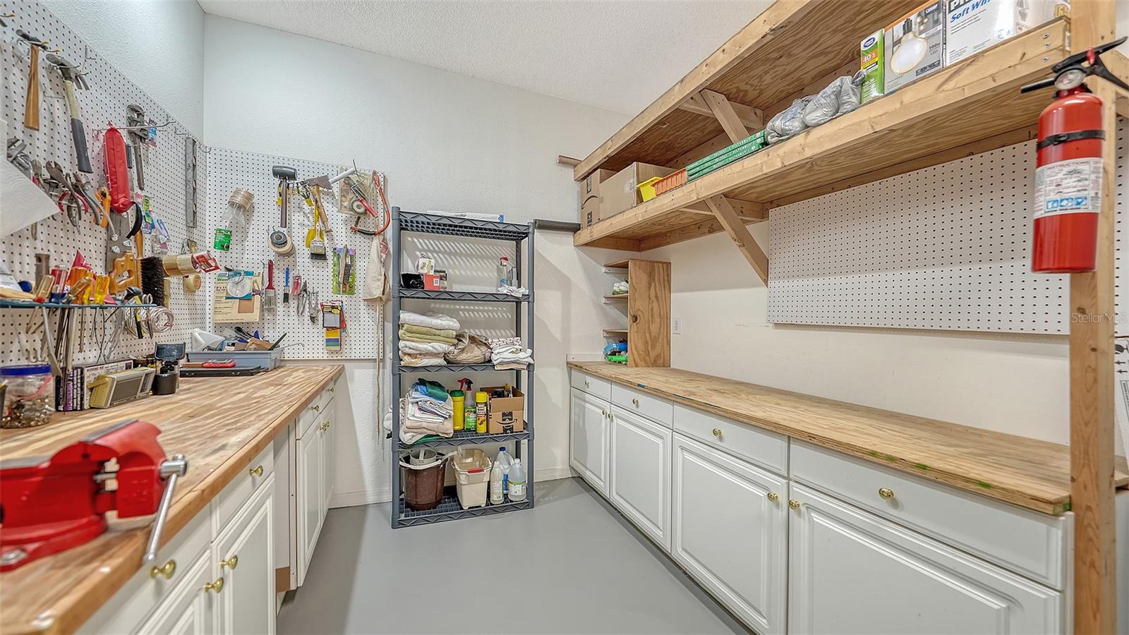 Image 45 of 70 For 4905 Thames Lane