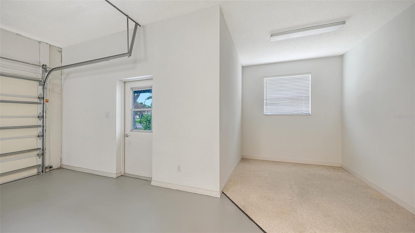 Image 47 of 70 For 4905 Thames Lane