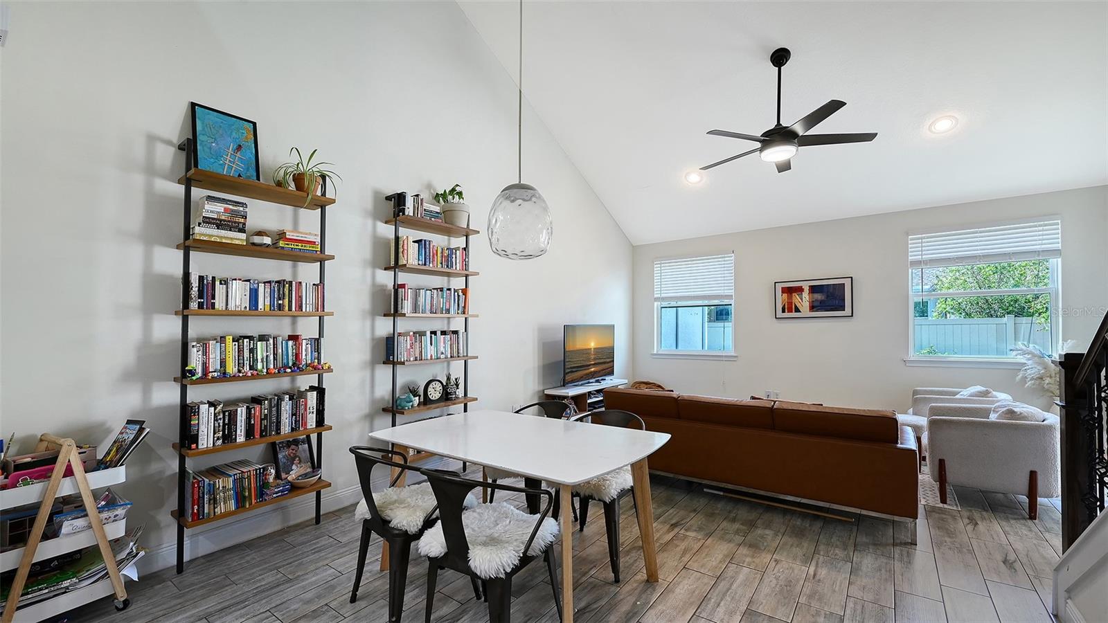 Image 14 of 61 For 3693 Divot Lane