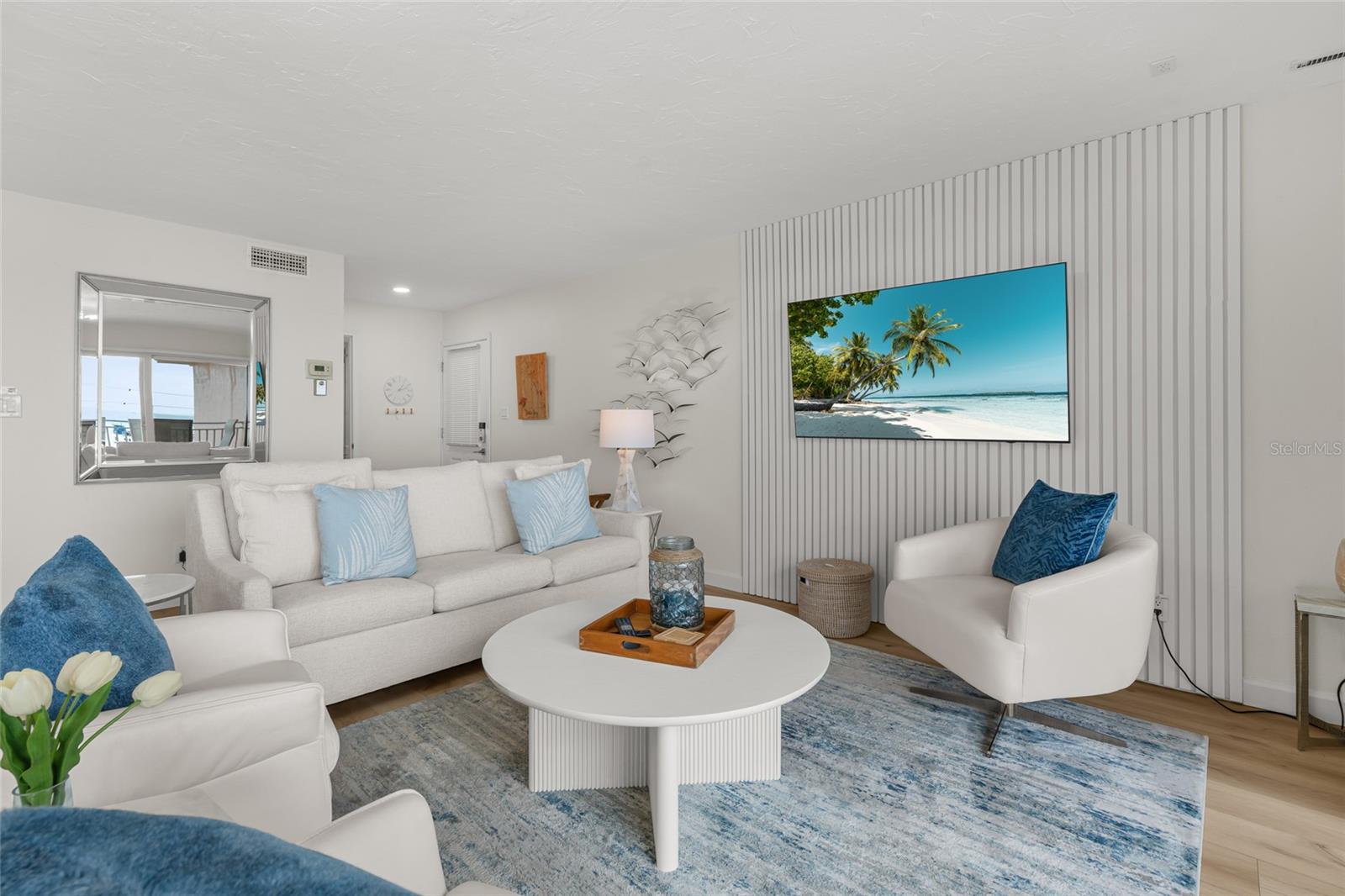 Image 12 of 38 For 711 Beach Road 408