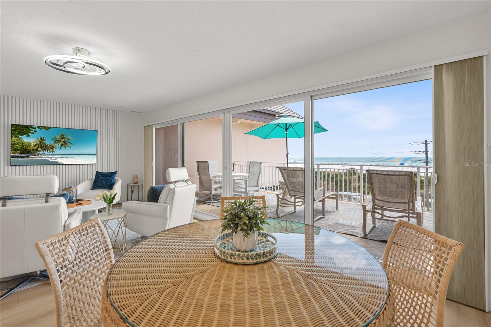 Image 15 of 38 For 711 Beach Road 408