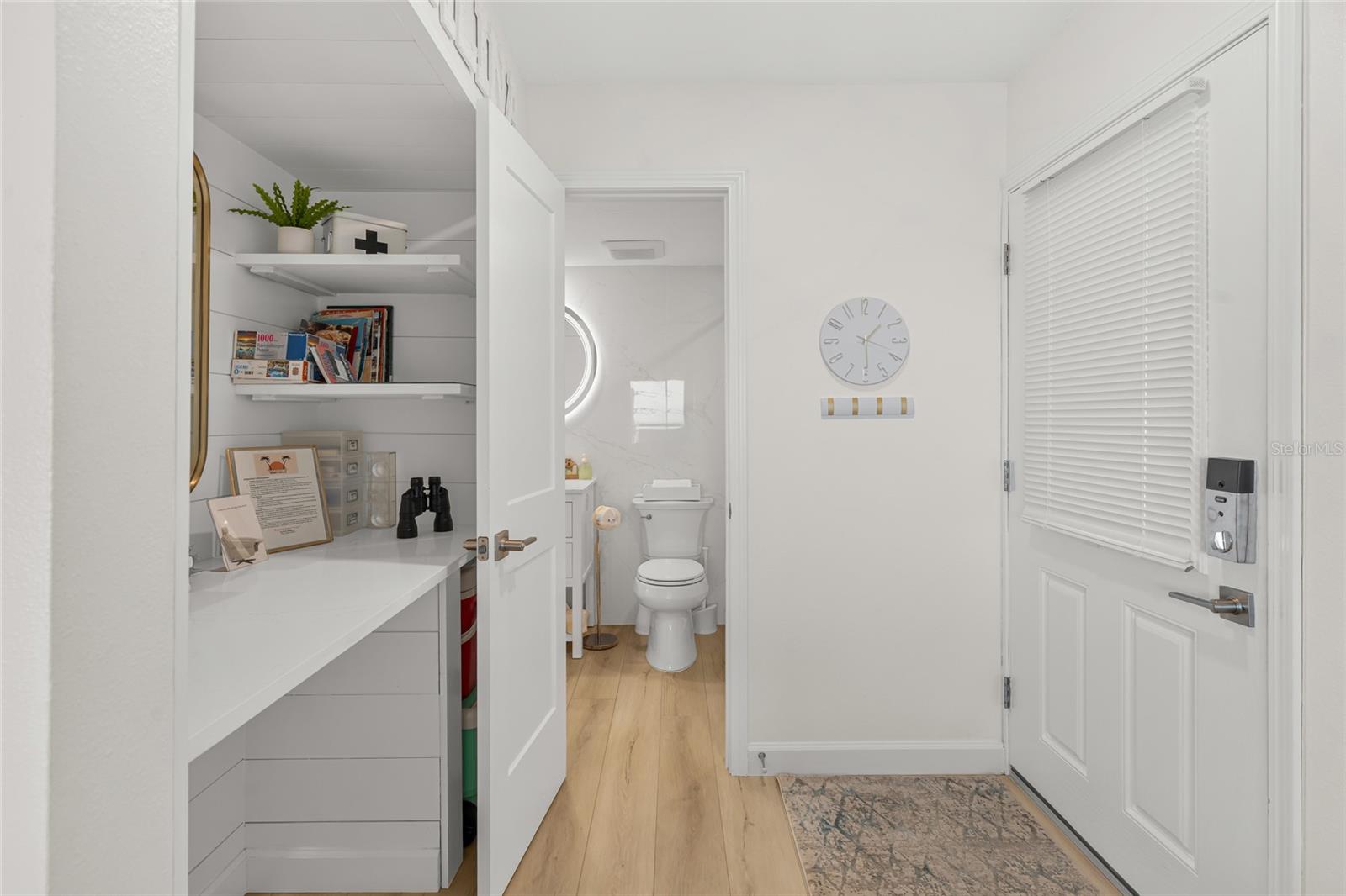 Image 18 of 38 For 711 Beach Road 408