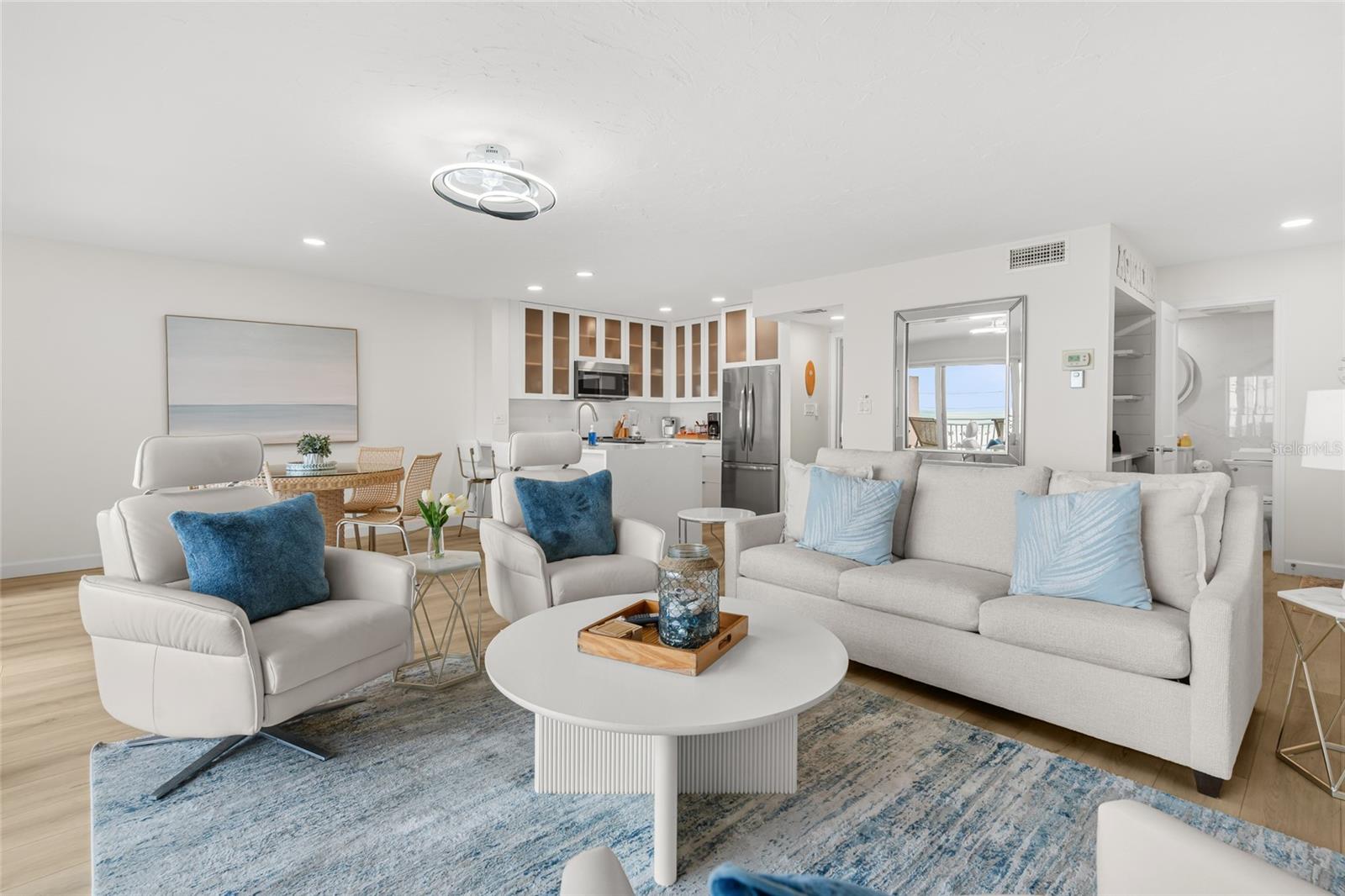 Image 2 of 38 For 711 Beach Road 408