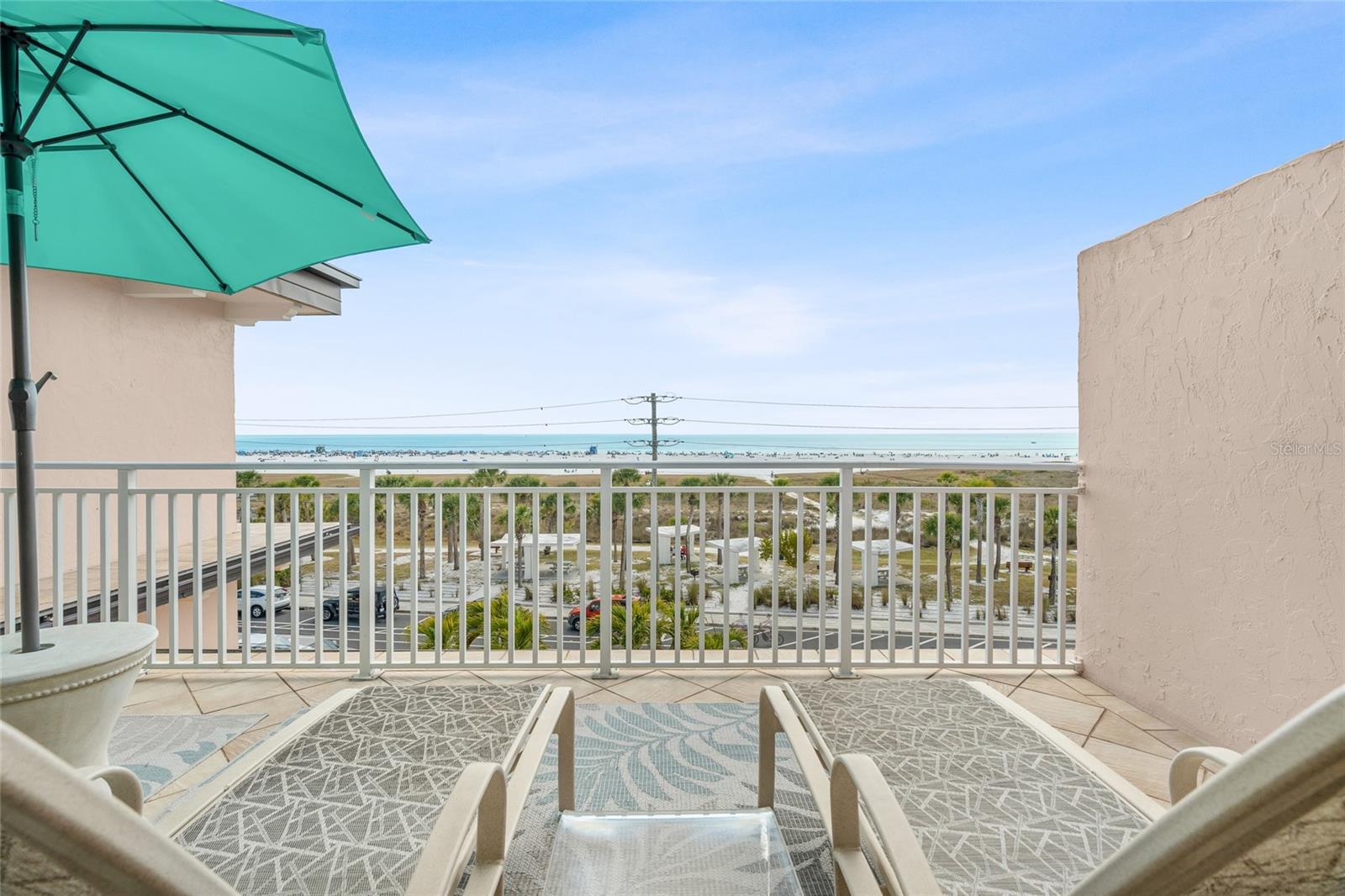 Image 28 of 38 For 711 Beach Road 408