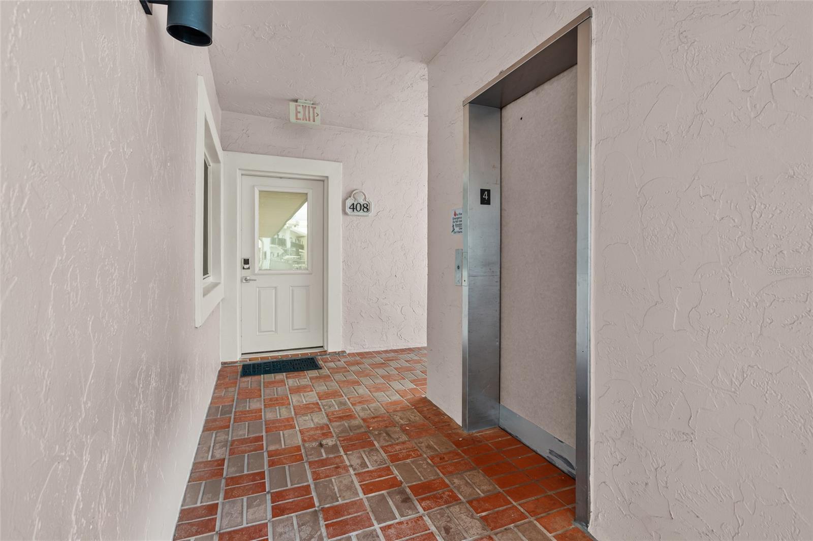 Image 32 of 38 For 711 Beach Road 408