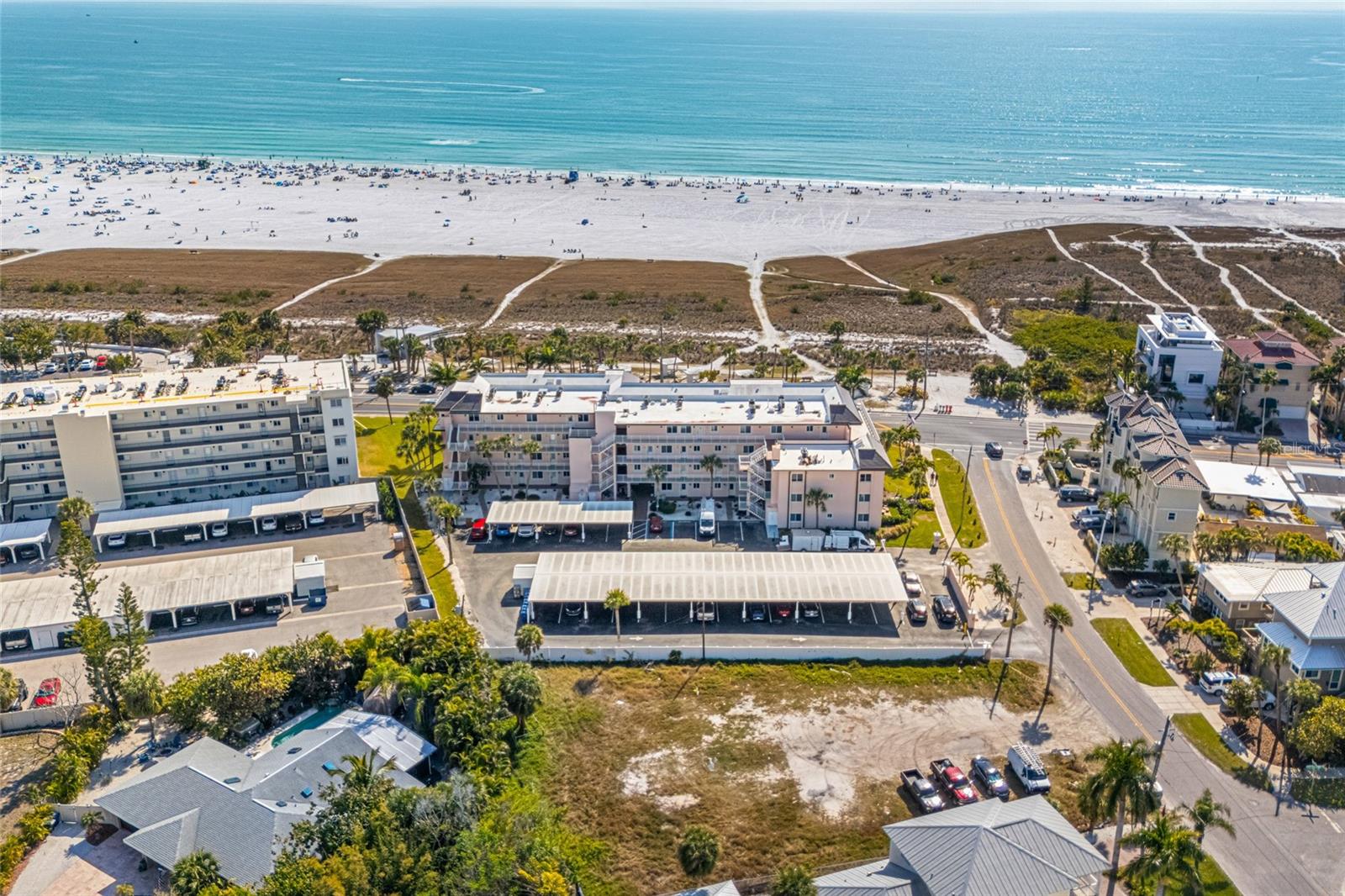 Image 37 of 38 For 711 Beach Road 408