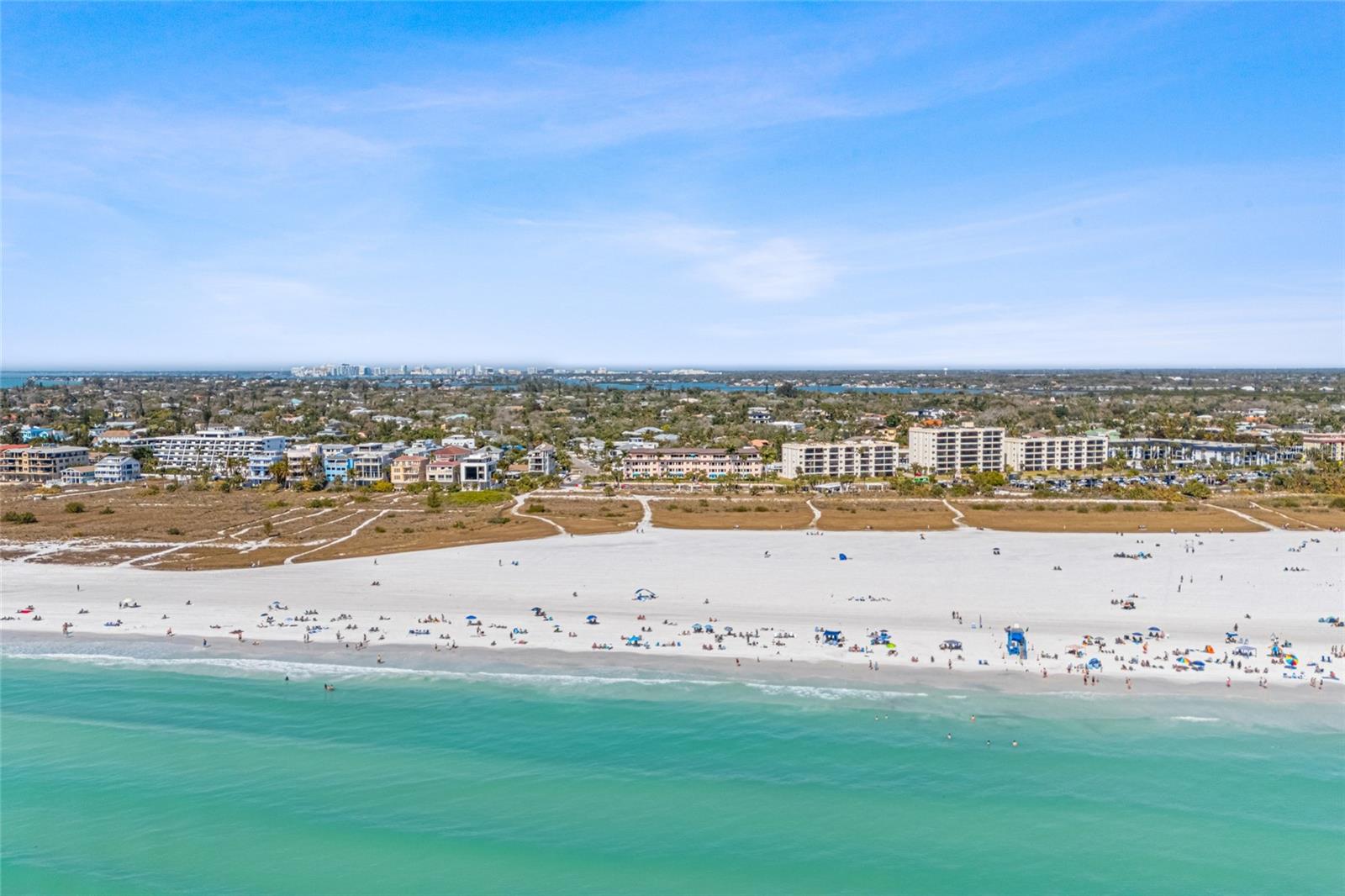 Image 6 of 38 For 711 Beach Road 408