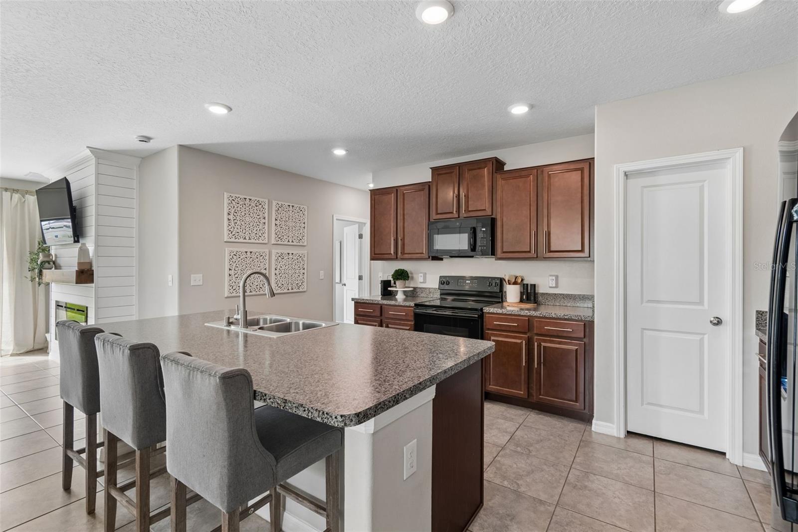 Image 13 of 77 For 11326 Sage Canyon Drive