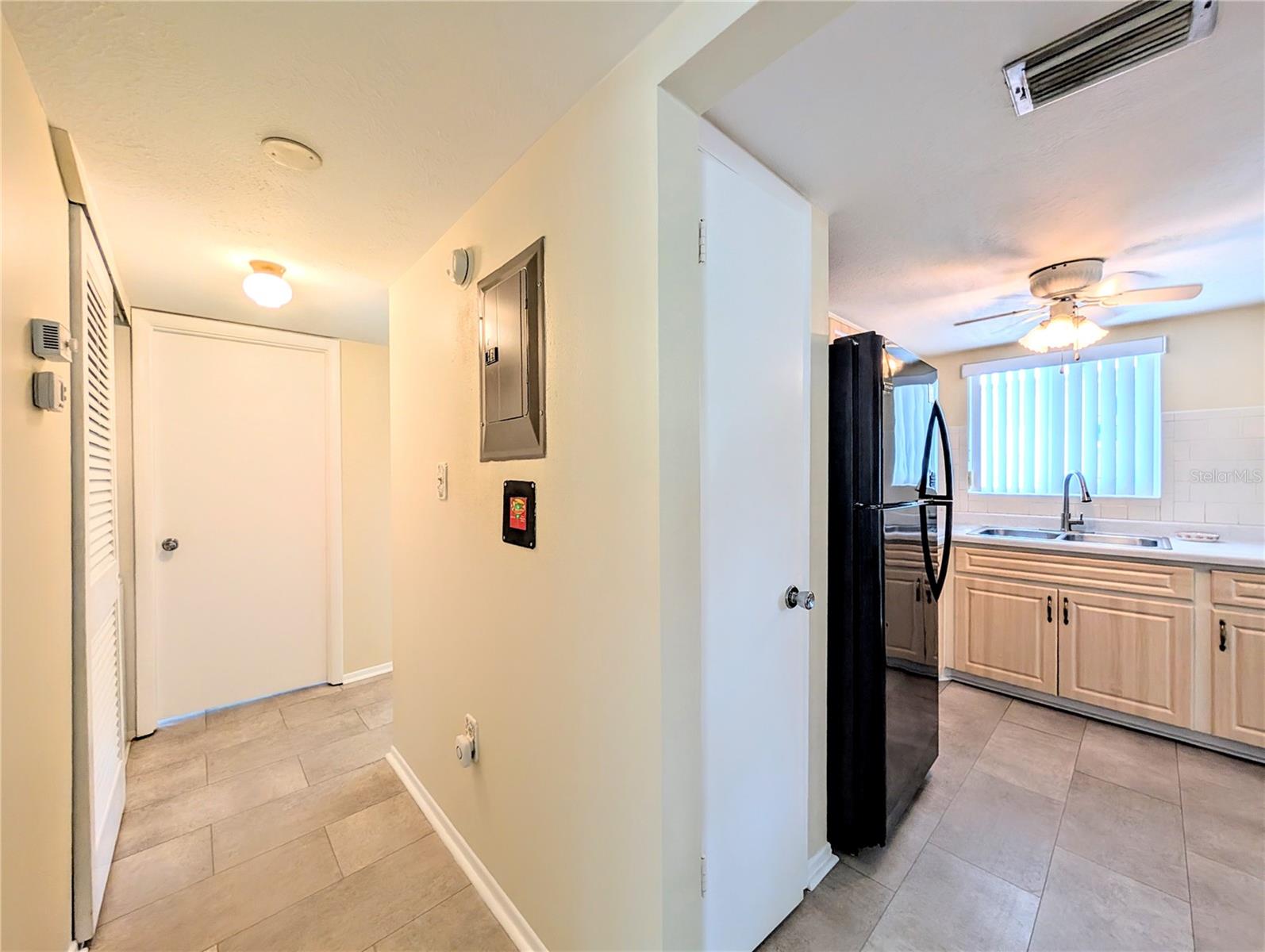 Image 5 of 47 For 5896 Garden Lane A27