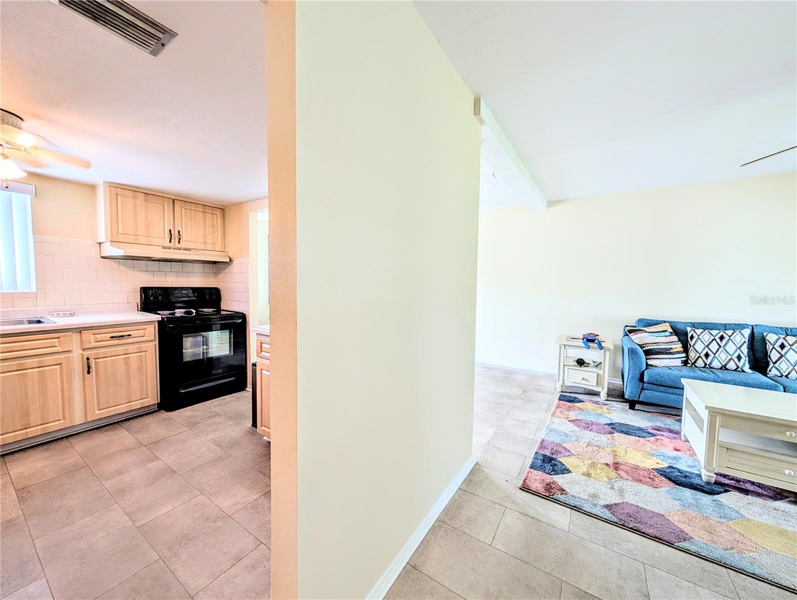 Image 6 of 47 For 5896 Garden Lane A27