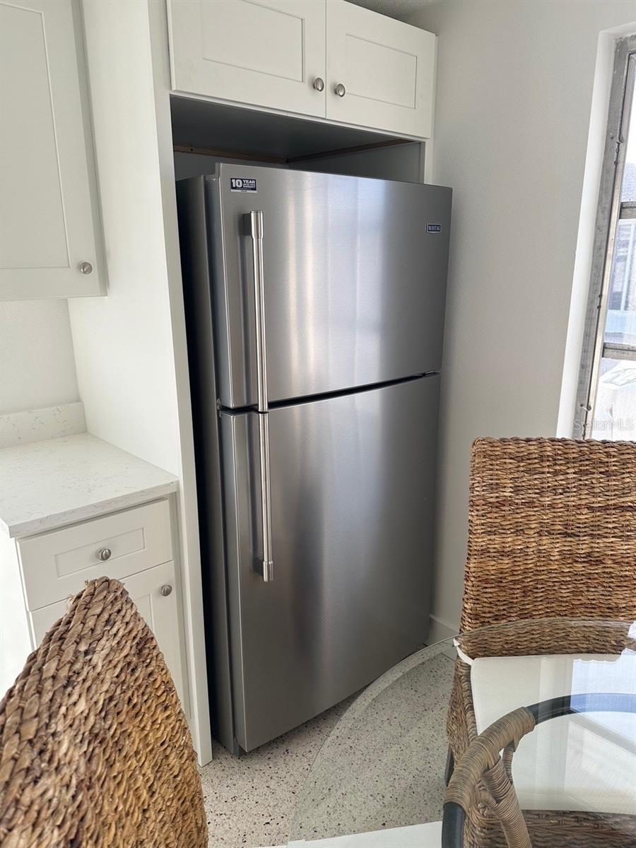 Image 3 of 7 For 6154 Midnight Pass Road A-3